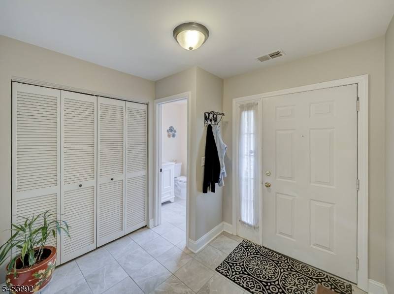 1102 Fox Hill Pl, Holland Twp., NJ 08848
