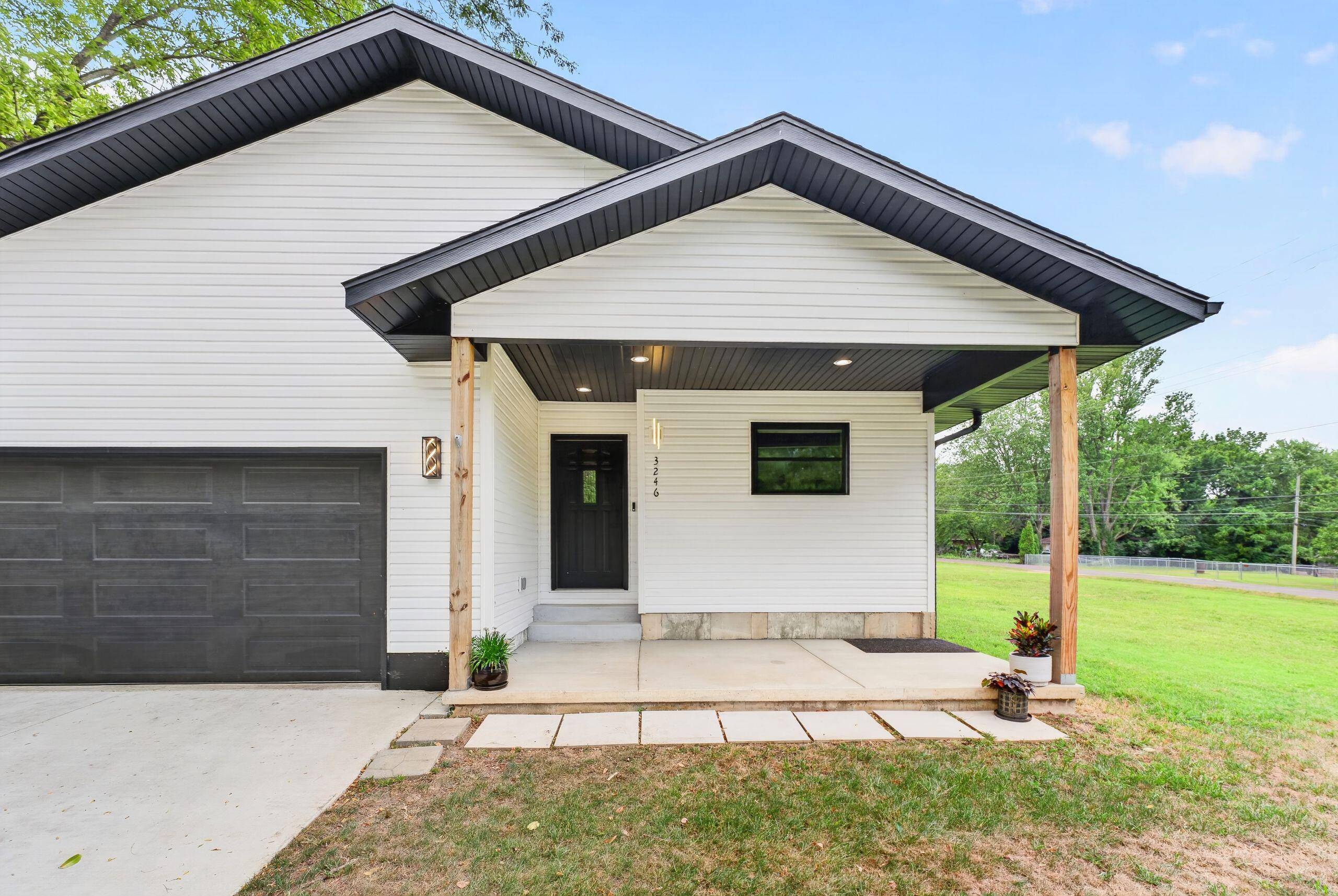 3246 W State ST, Springfield, MO 65802