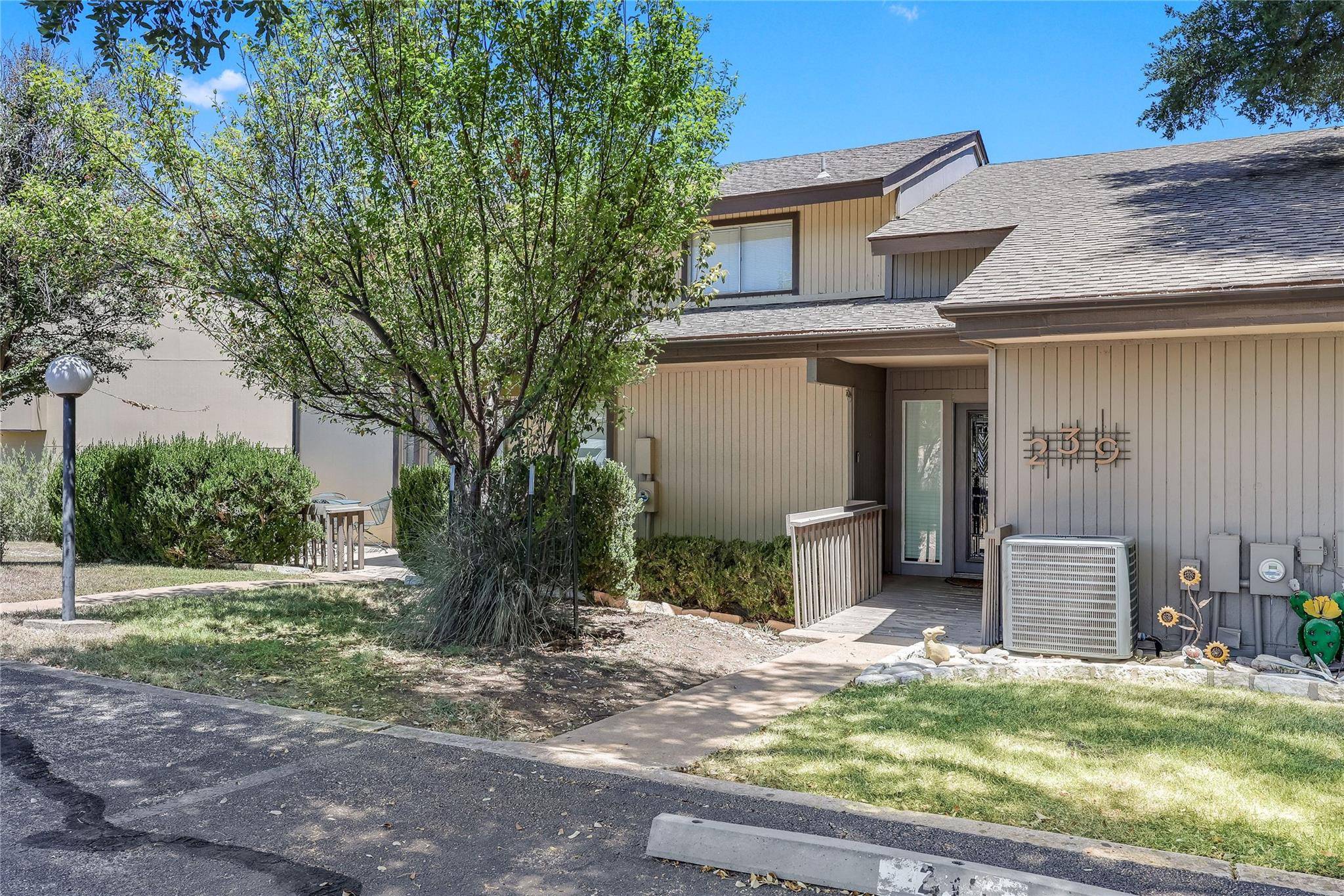 239 VENTURE BLVD S, Point Venture, TX 78645