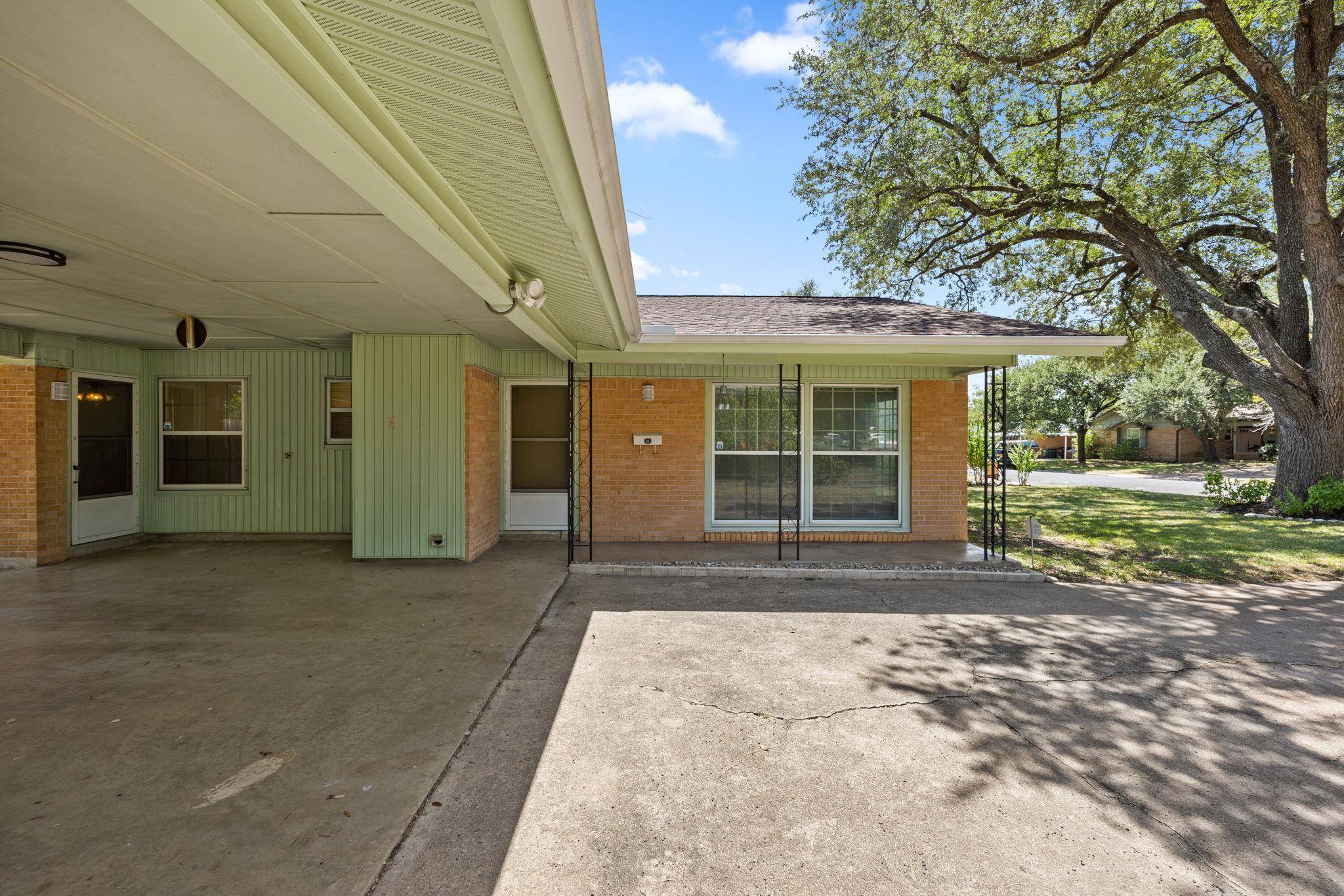 1702 Ridgemont DR, Austin, TX 78723