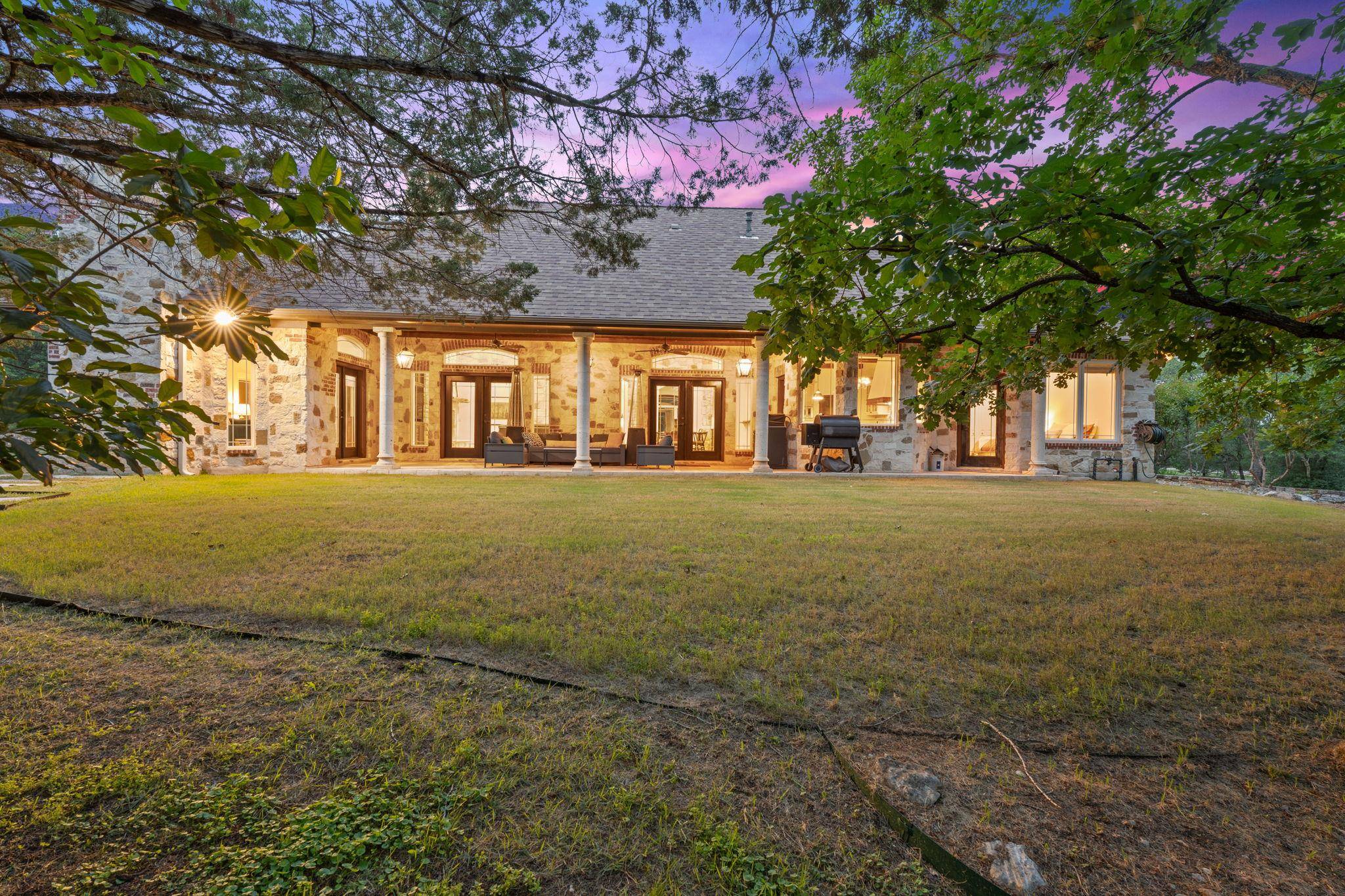 8121 Bluff TRL, Austin, TX 78737