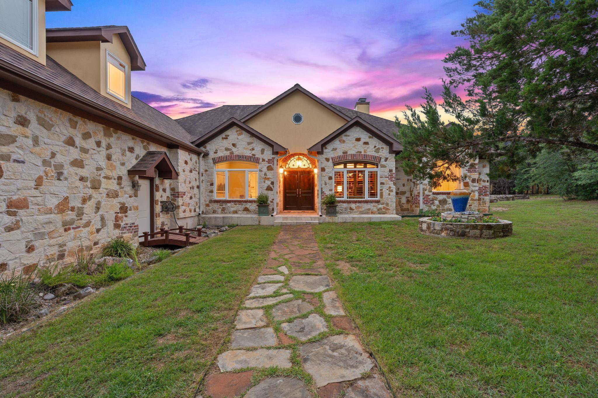8121 Bluff TRL, Austin, TX 78737