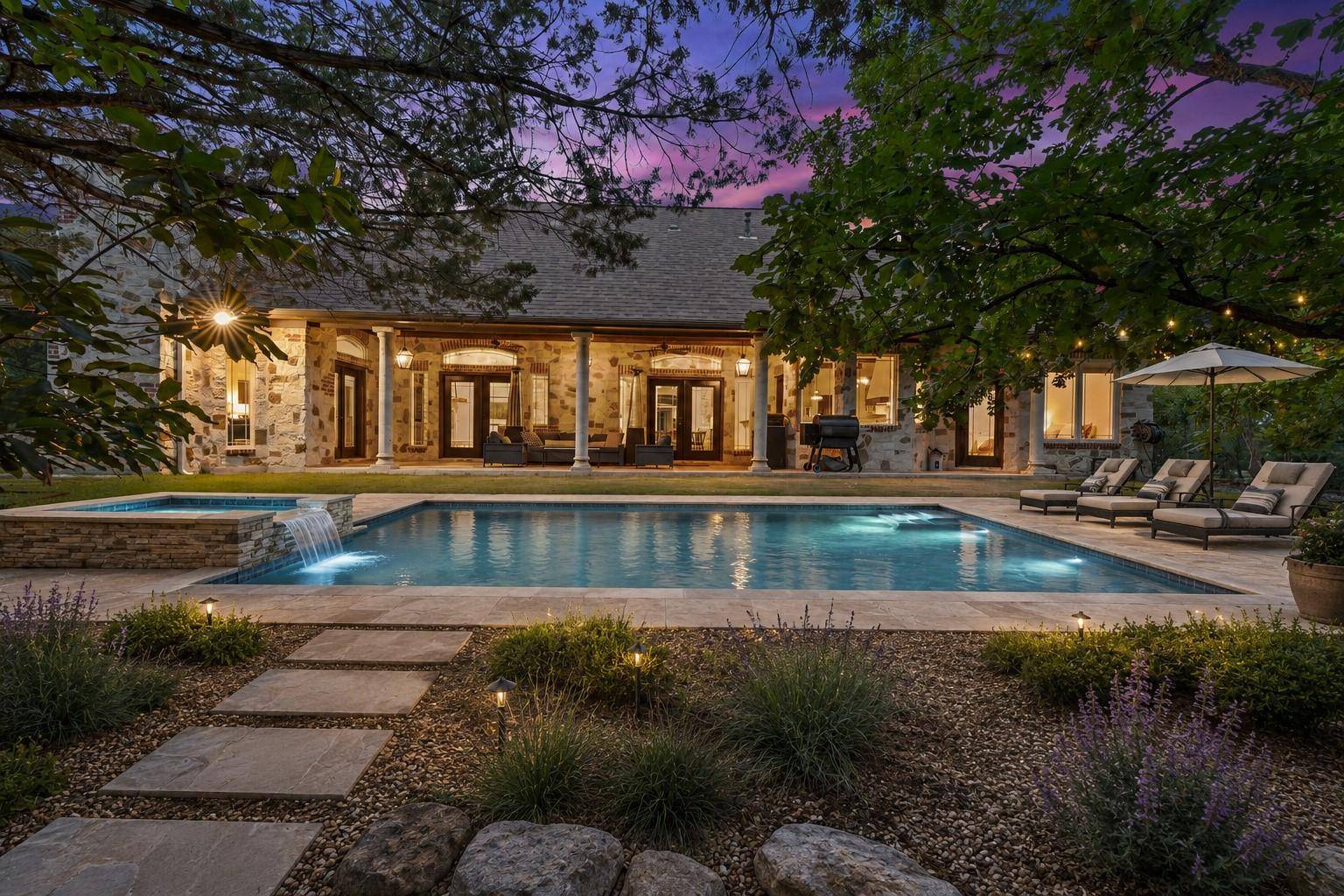 8121 Bluff TRL, Austin, TX 78737