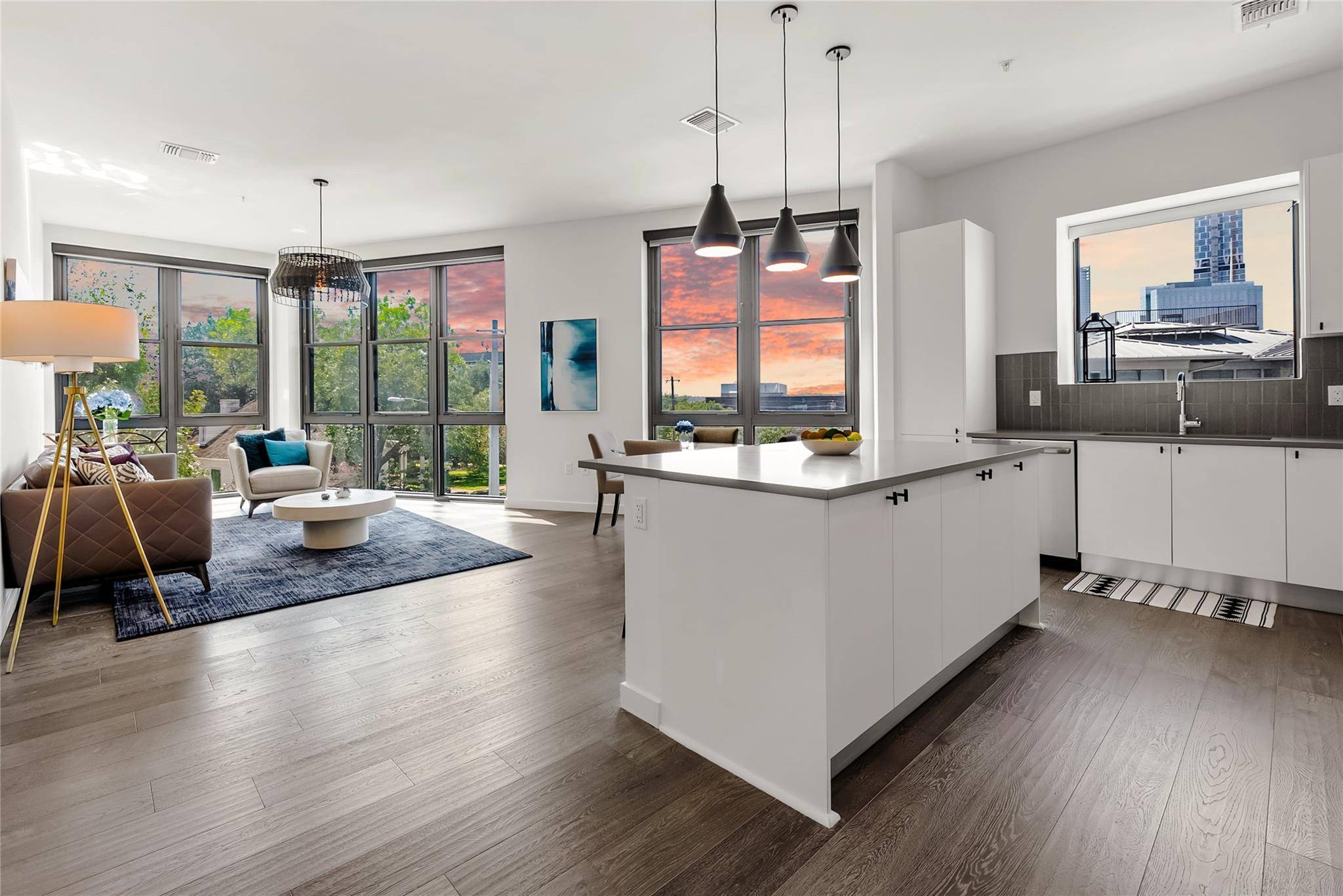 800 Embassy DR #337, Austin, TX 78702