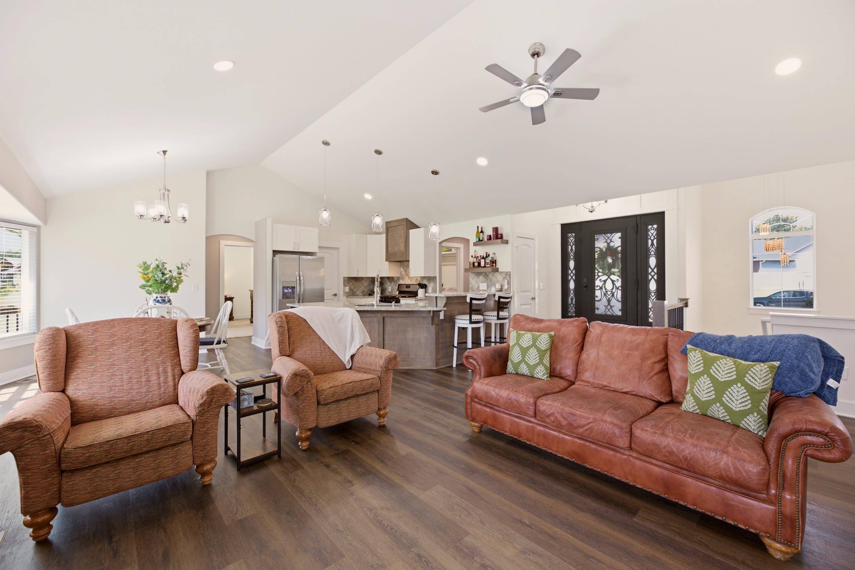 518 N Backwoods Ct, Valley Center, KS 67147