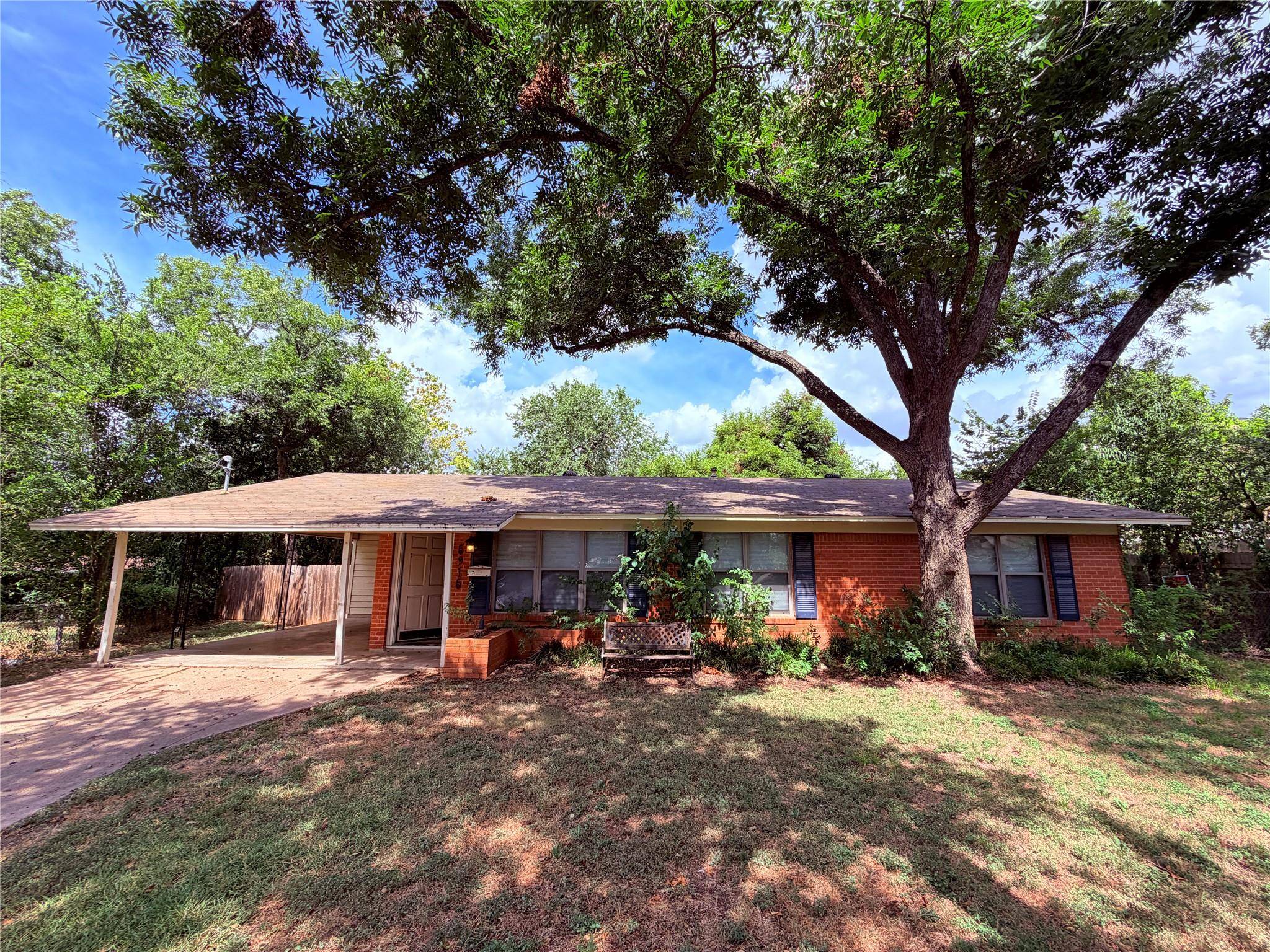5915 Sunshine DR, Austin, TX 78757