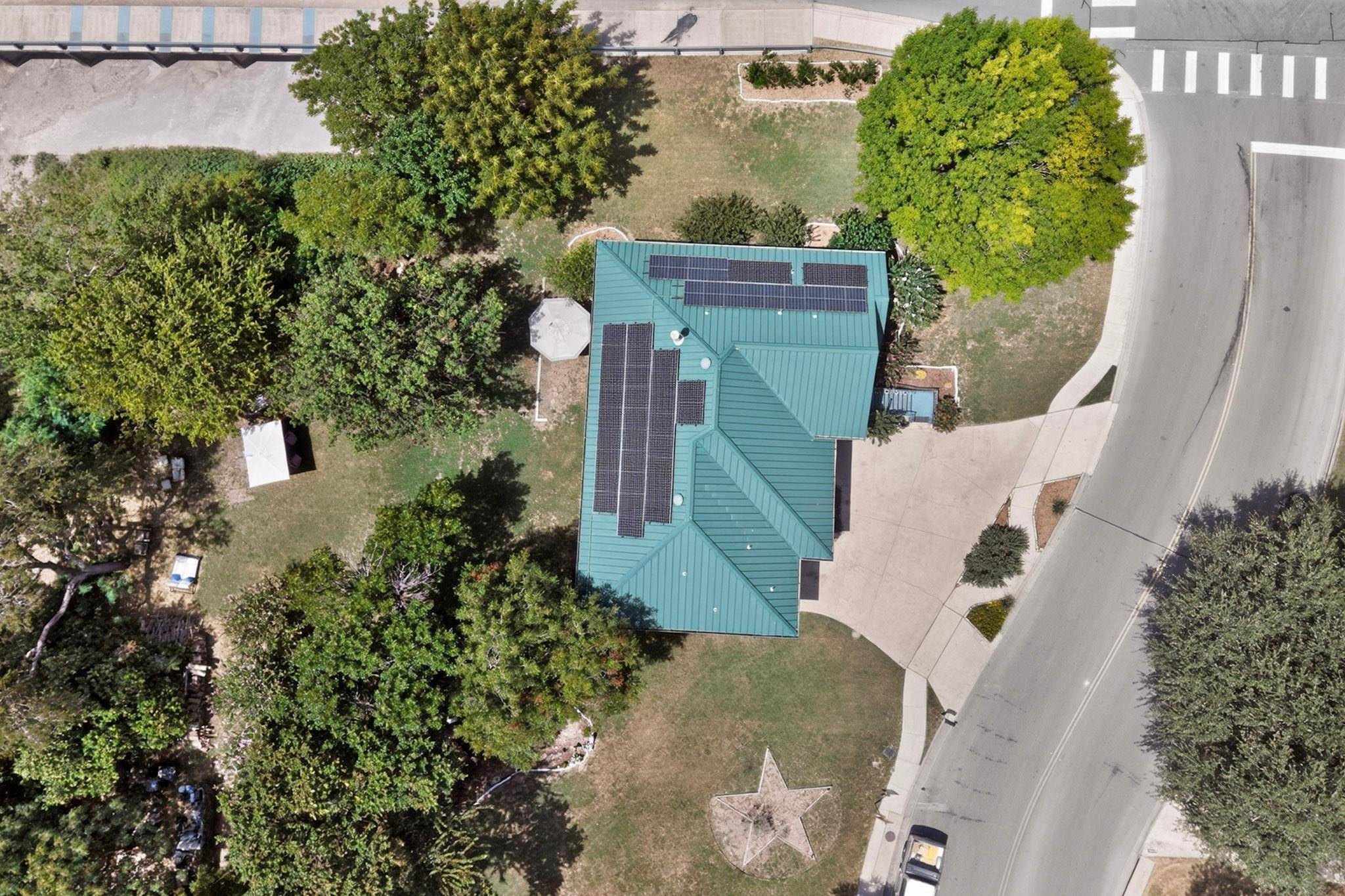 609 S LAKE CREEK DR, Round Rock, TX 78681