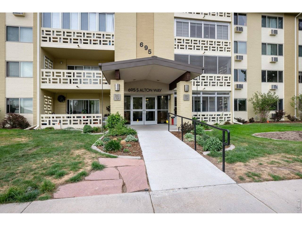 695 S Alton #6D, Denver, CO 80247