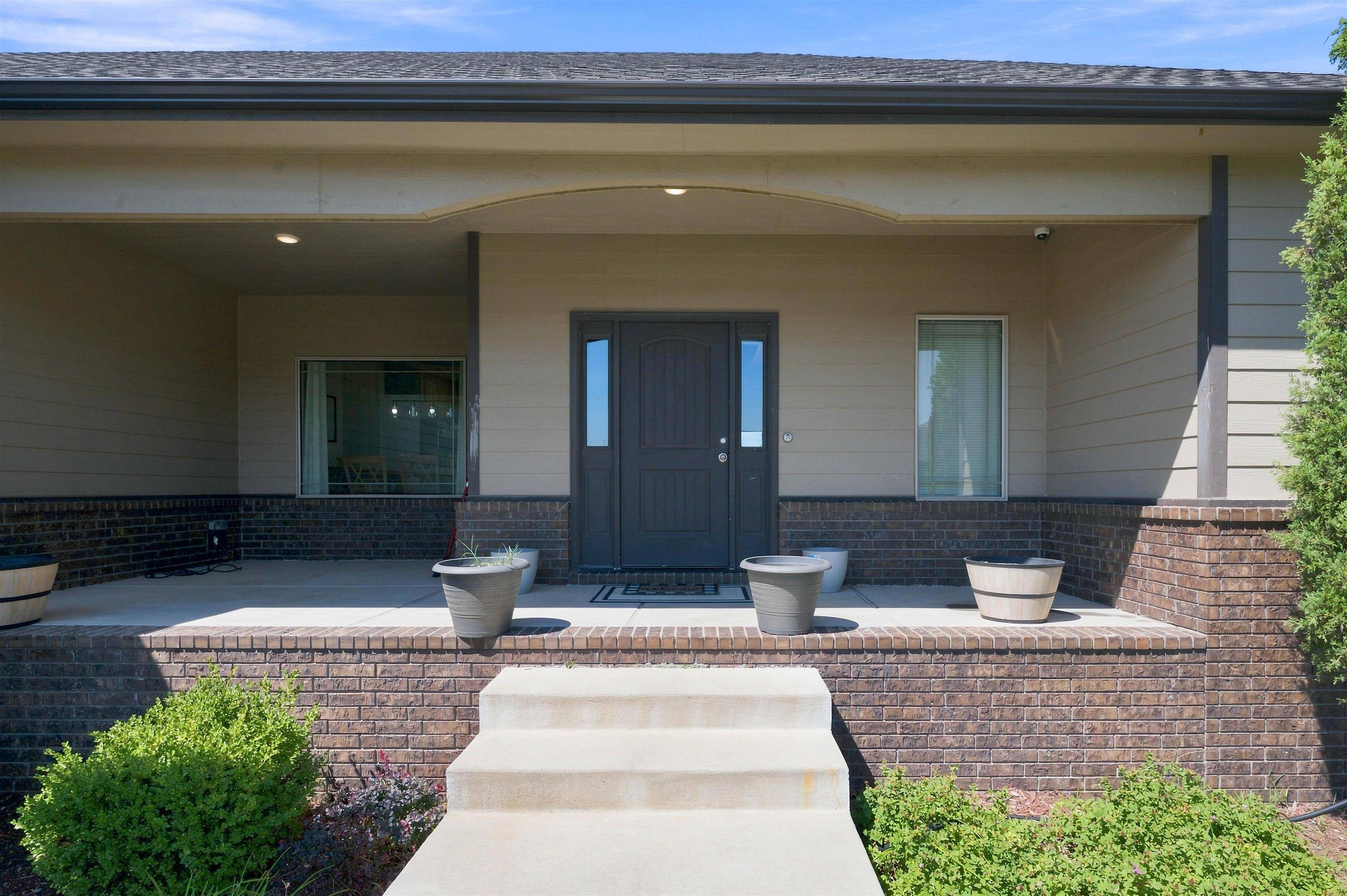 3315 S Bluelake Ct, Wichita, KS 67215
