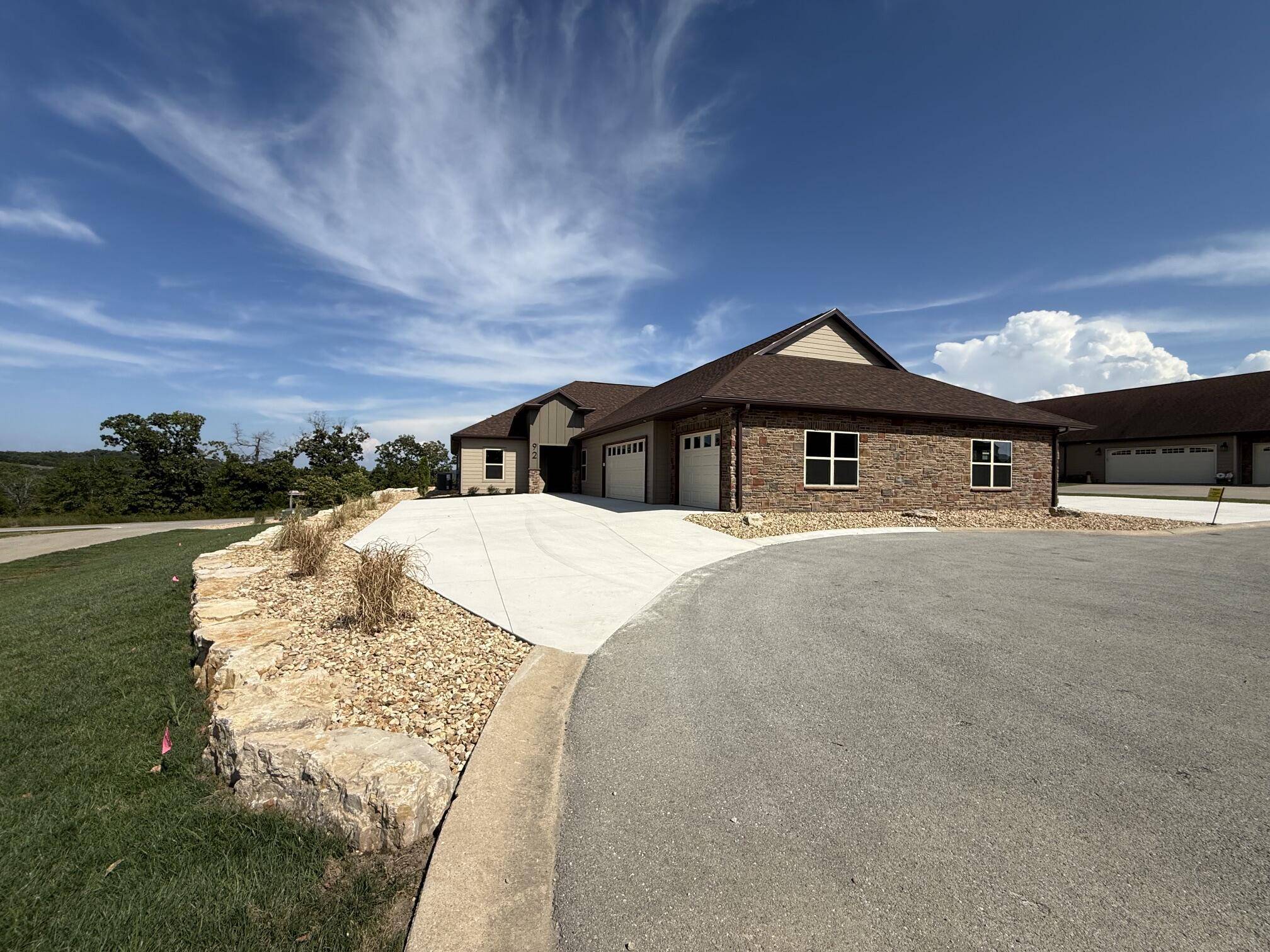 92 Mountain View CT, Branson West, MO 65737