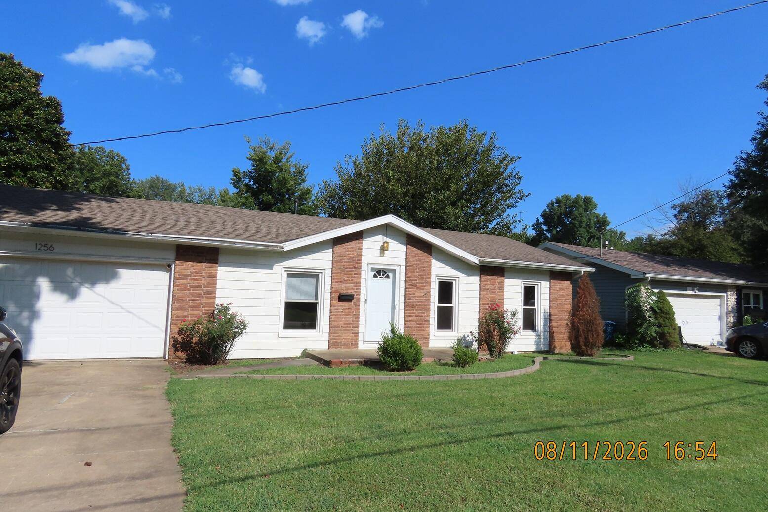 1256 S Meadowview AVE, Springfield, MO 65804