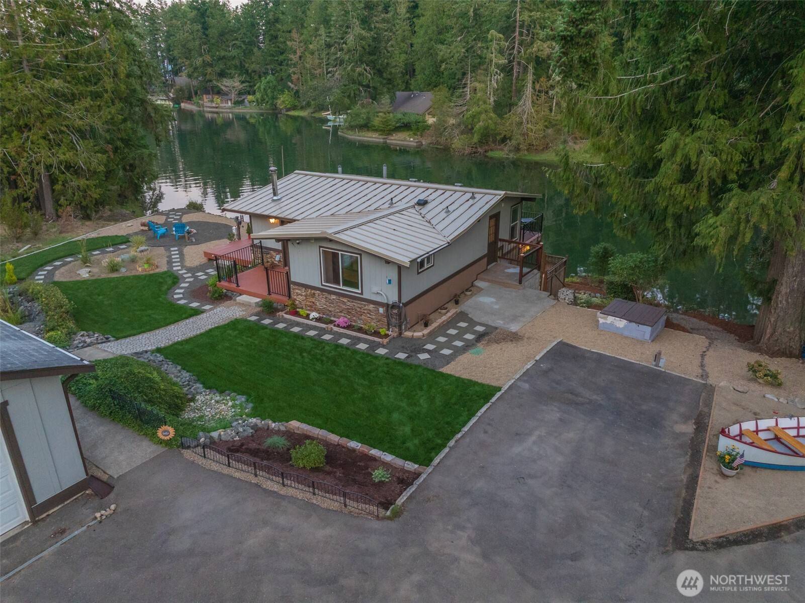 5440 E Grapeview Loop RD, Allyn, WA 98524