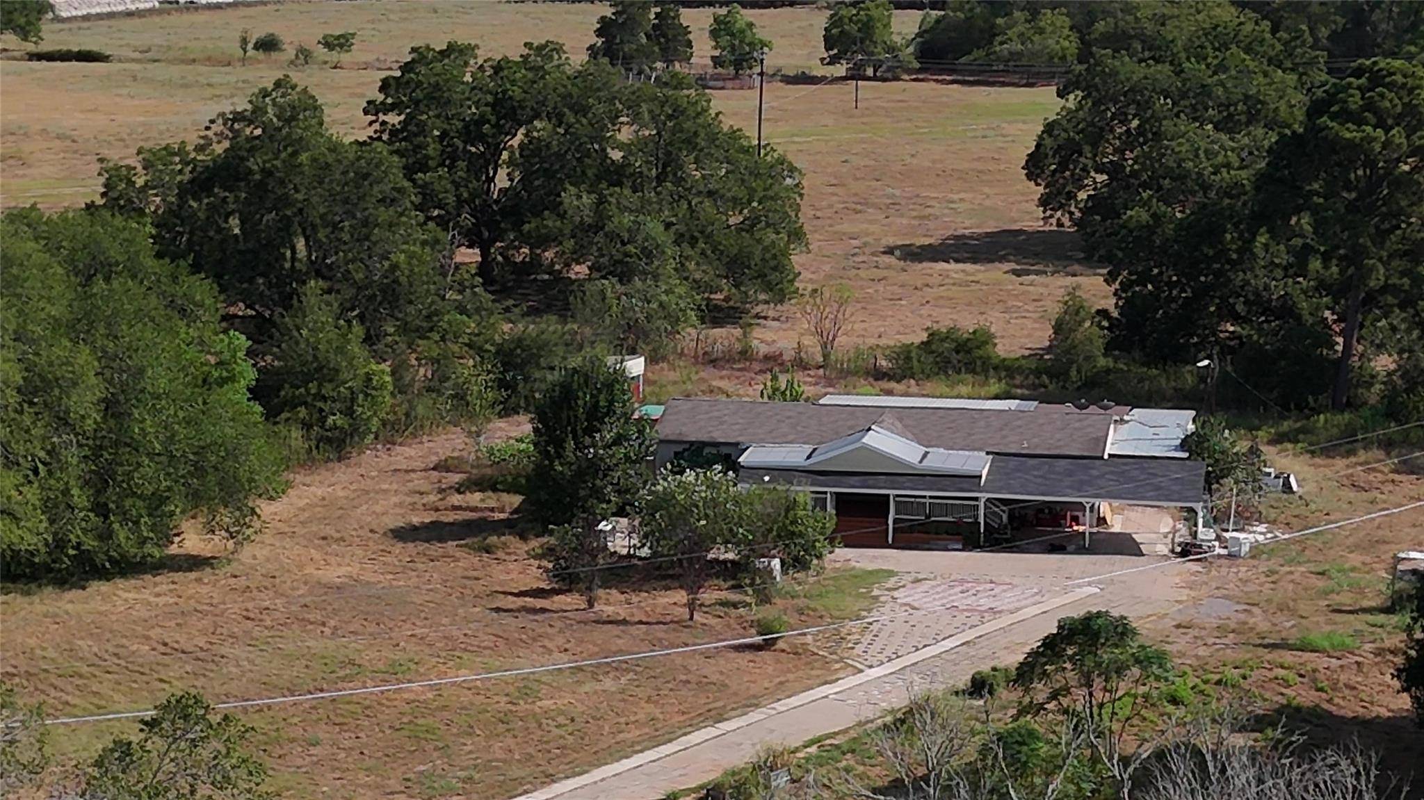 1225 W Highway 71 HWY W, Smithville, TX 78957