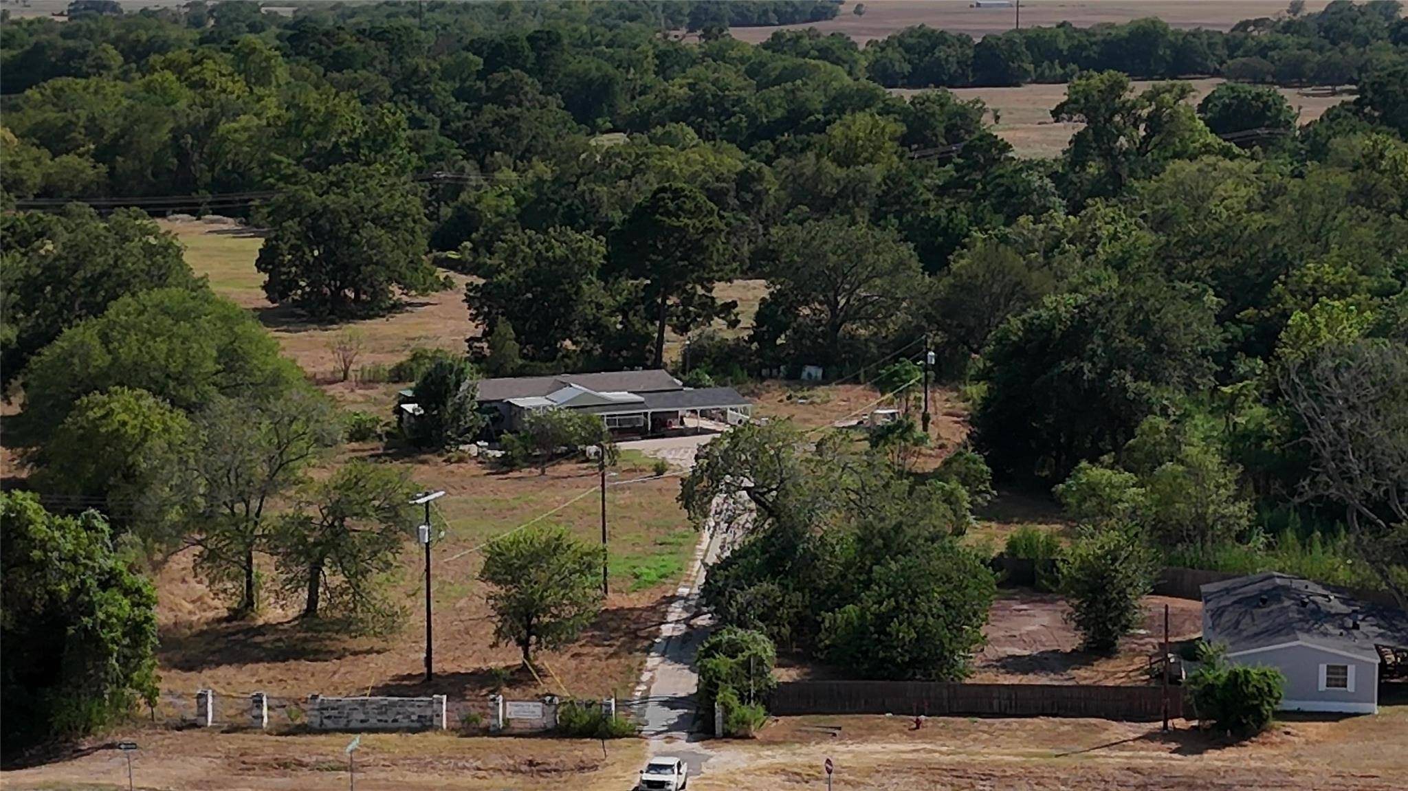 1225 W Highway 71 HWY W, Smithville, TX 78957