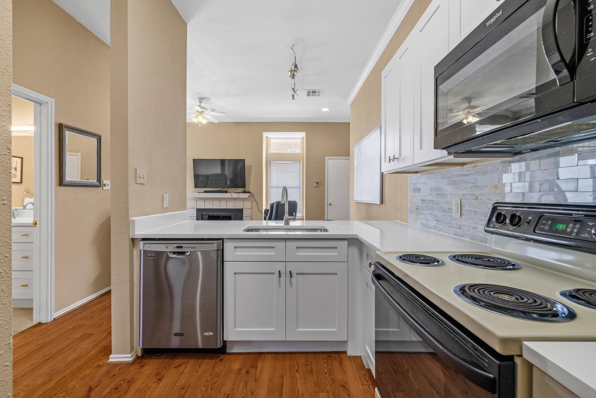 2802 Nueces ST #201, Austin, TX 78705