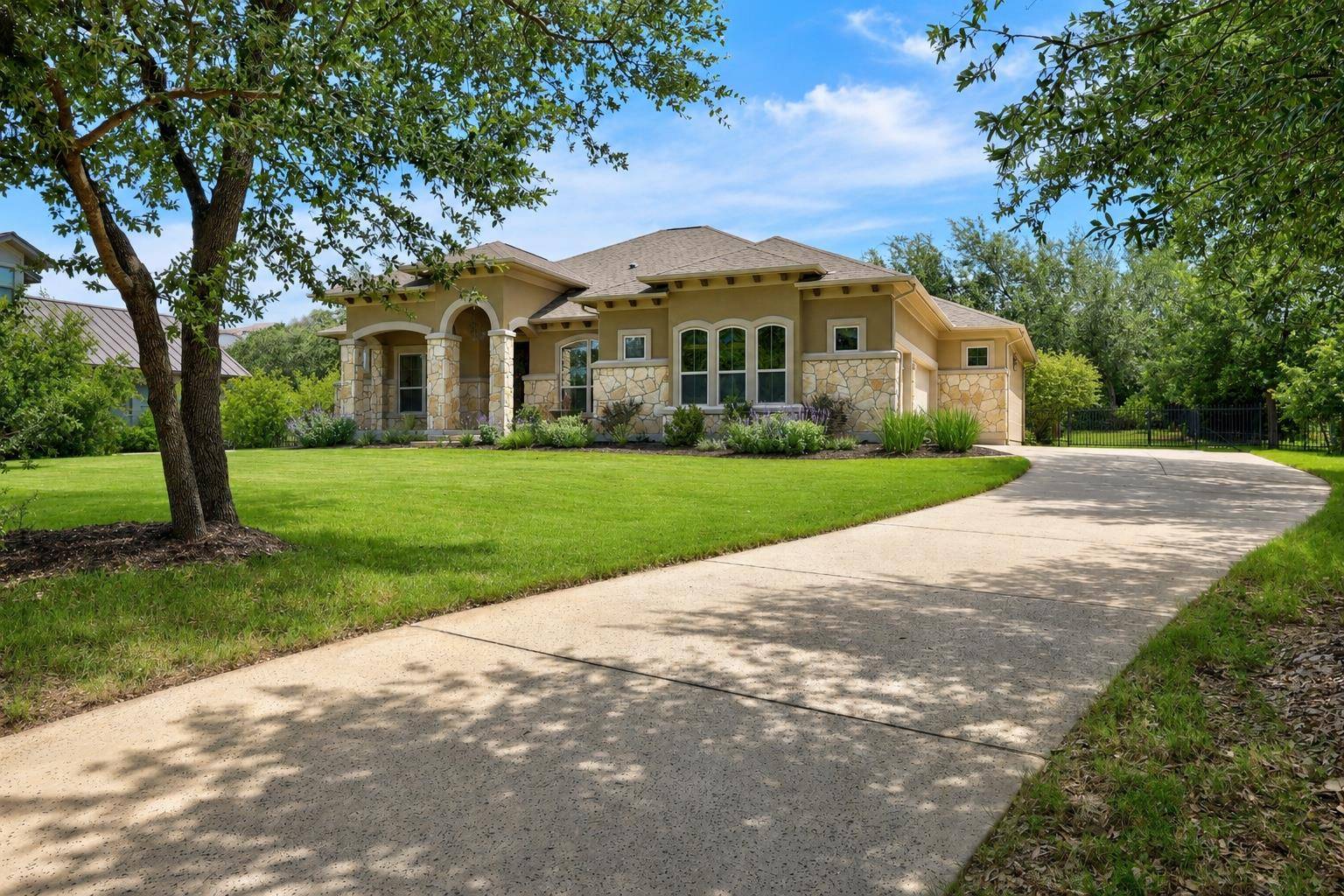 17001 Northlake Hills DR, Jonestown, TX 78645