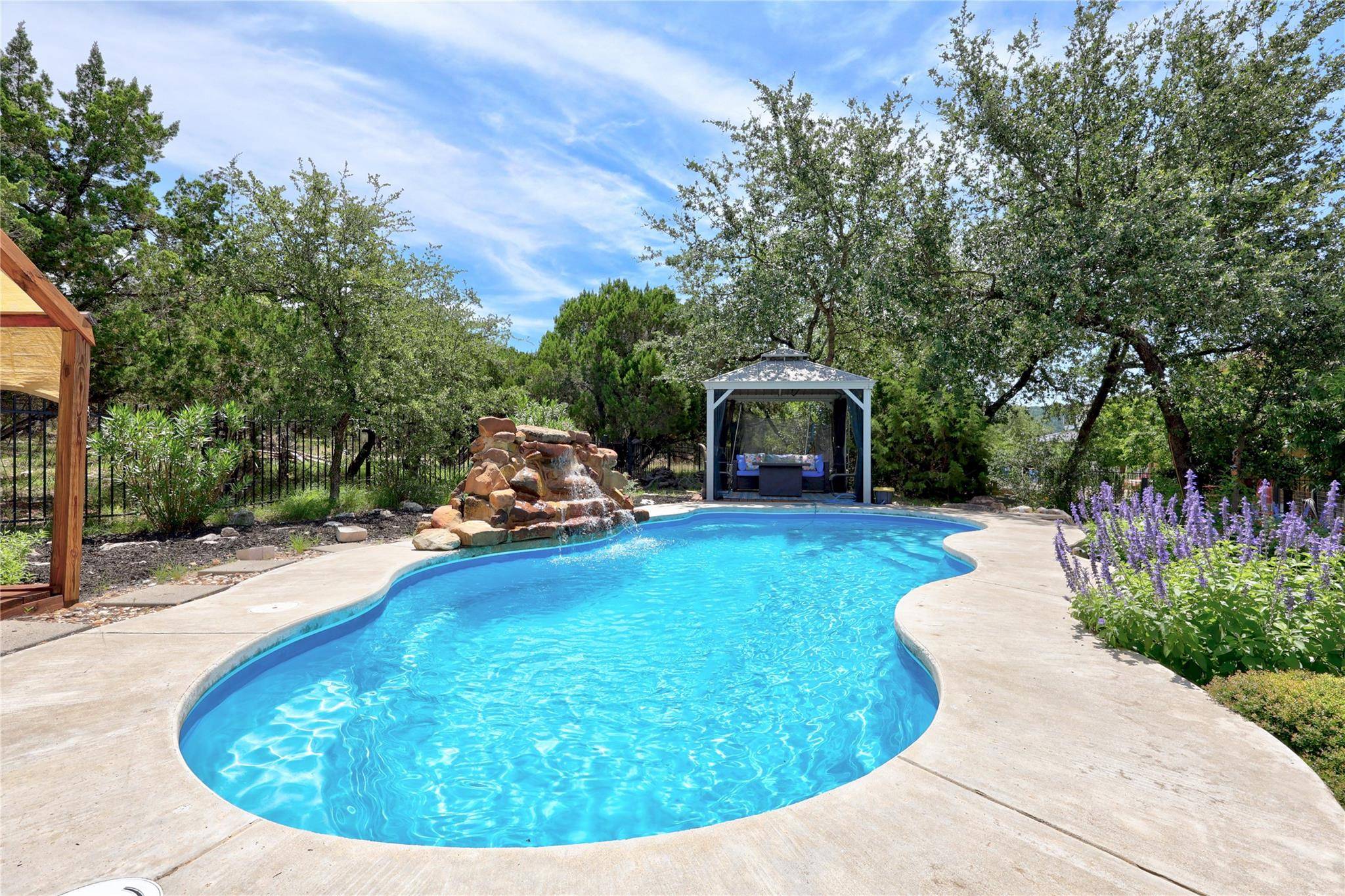 17001 Northlake Hills DR, Jonestown, TX 78645