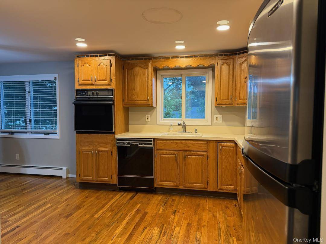 508 N. Broome AVE, Lindenhurst, NY 11757