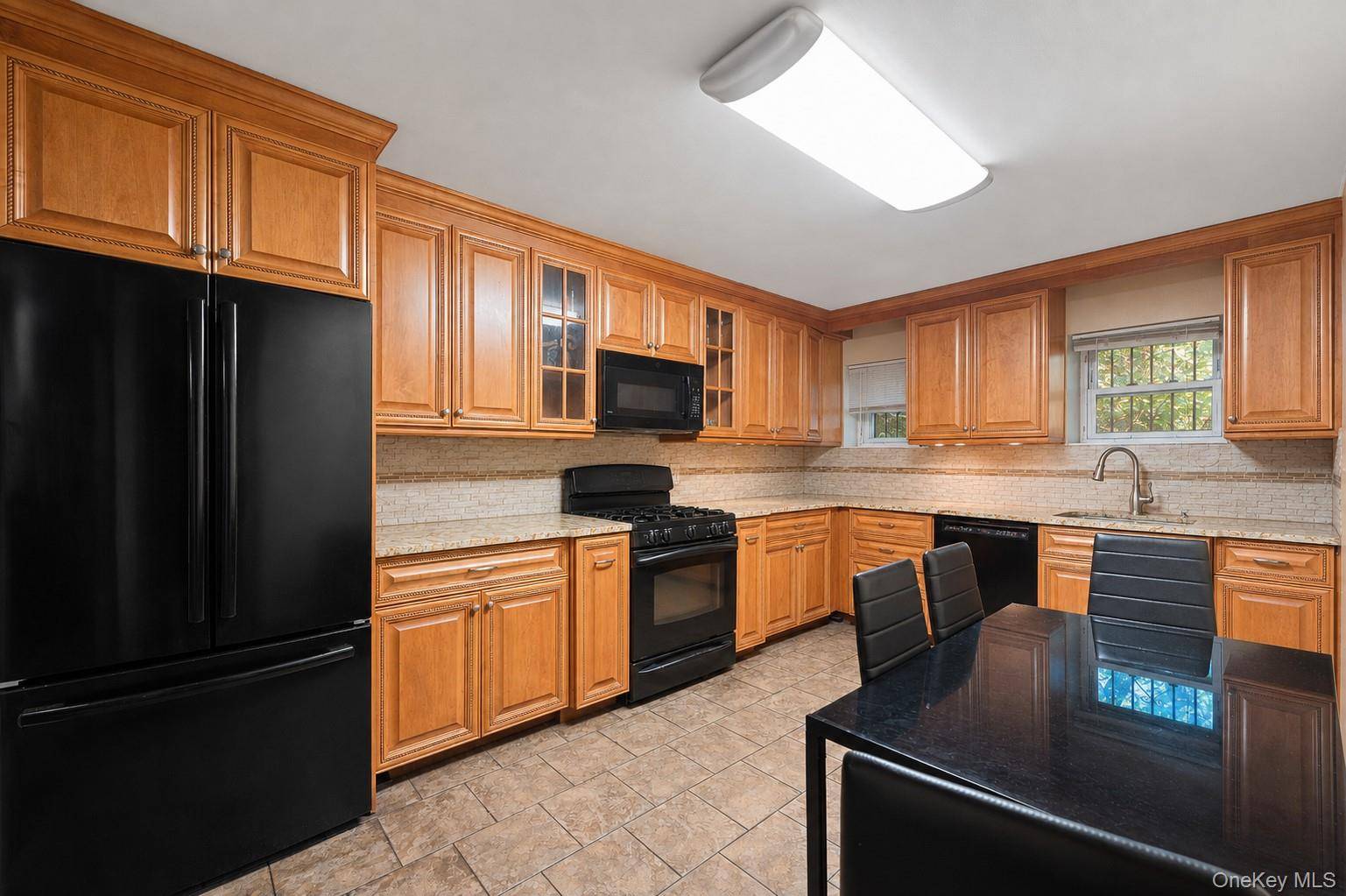 393 Park PL, Brooklyn, NY 11238