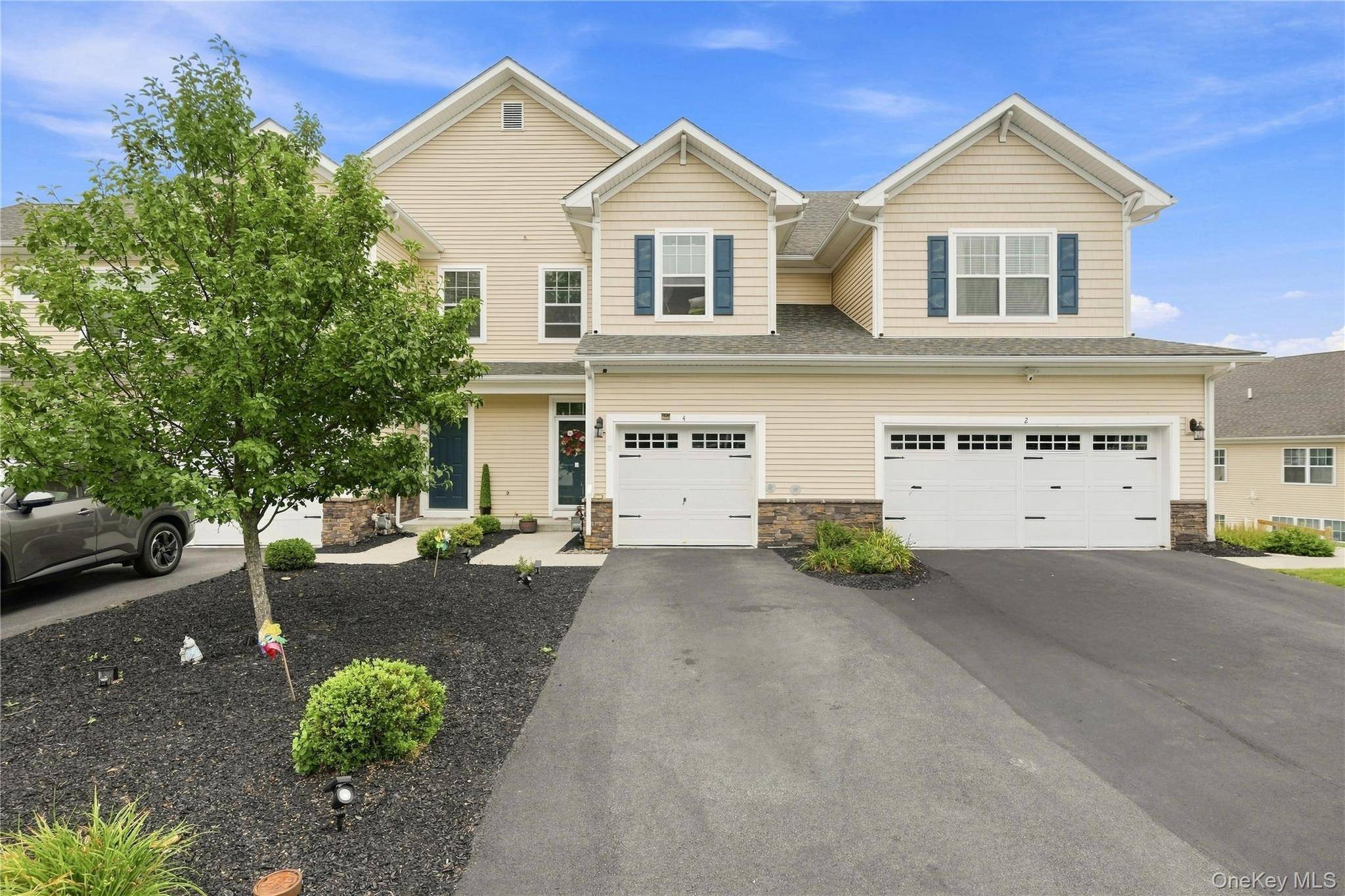 4 Woodrose CT, Middletown, NY 10940
