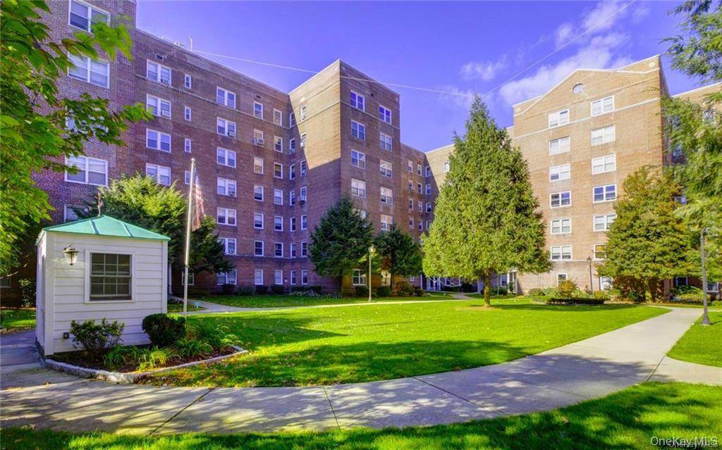 90 BRYANT AVE #E-6D, White Plains, NY 10605