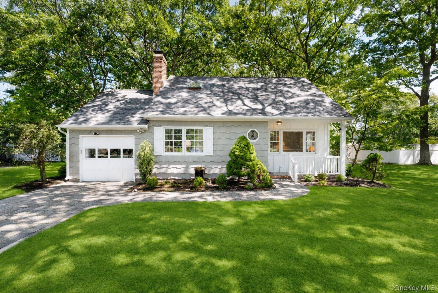 23 Canvasback LN, East Quogue, NY 11942