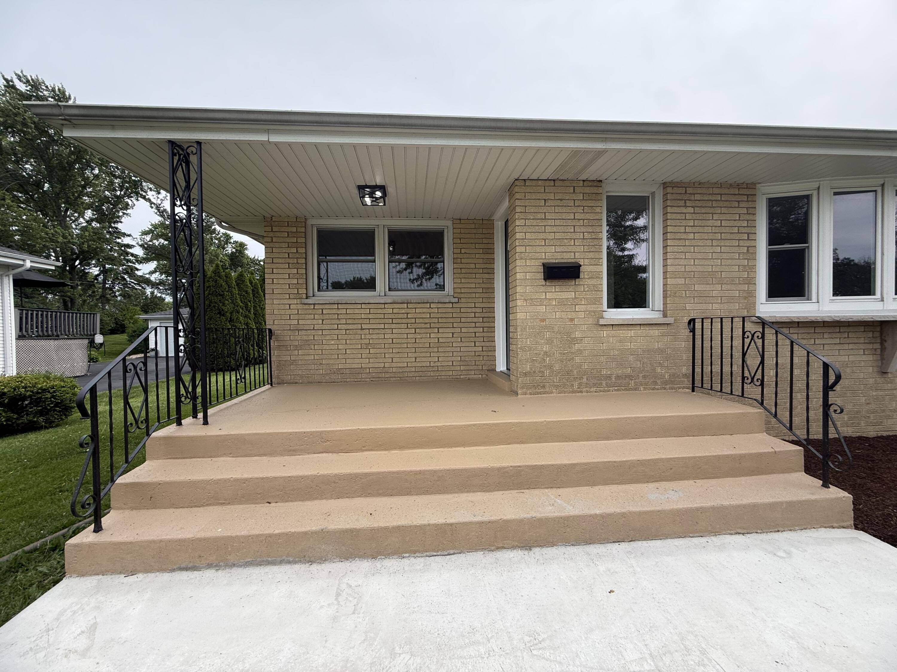408 Cherry Hill Road, Dyer, IN 46311