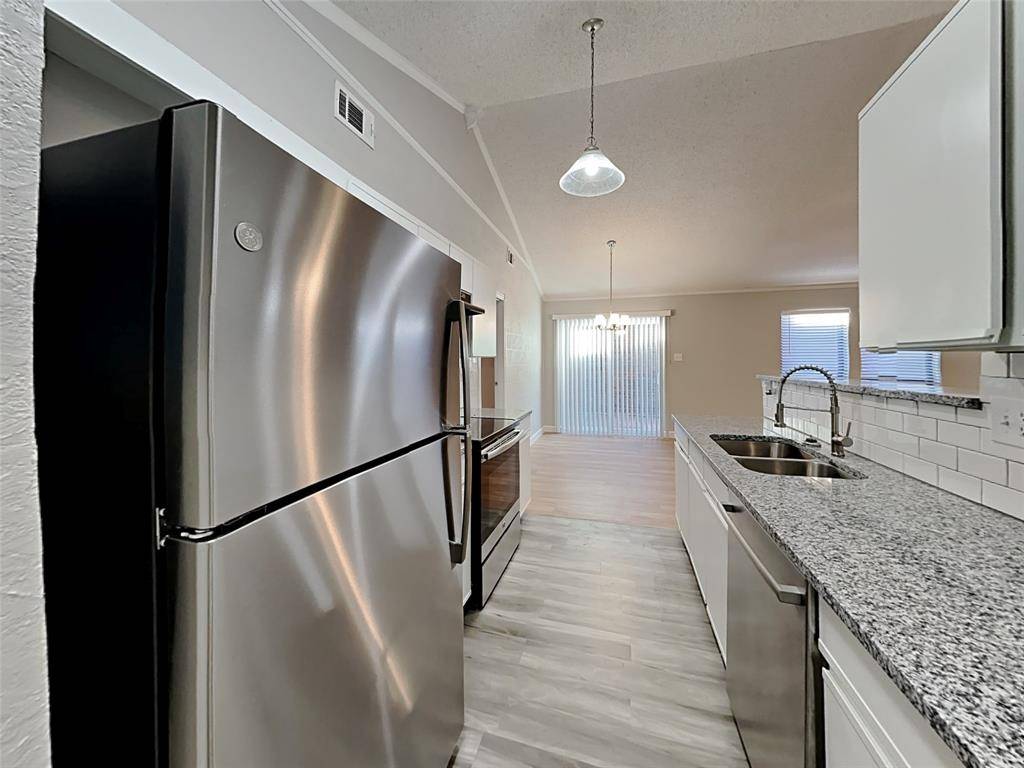 328 Teakwood Lane, Lewisville, TX 75067