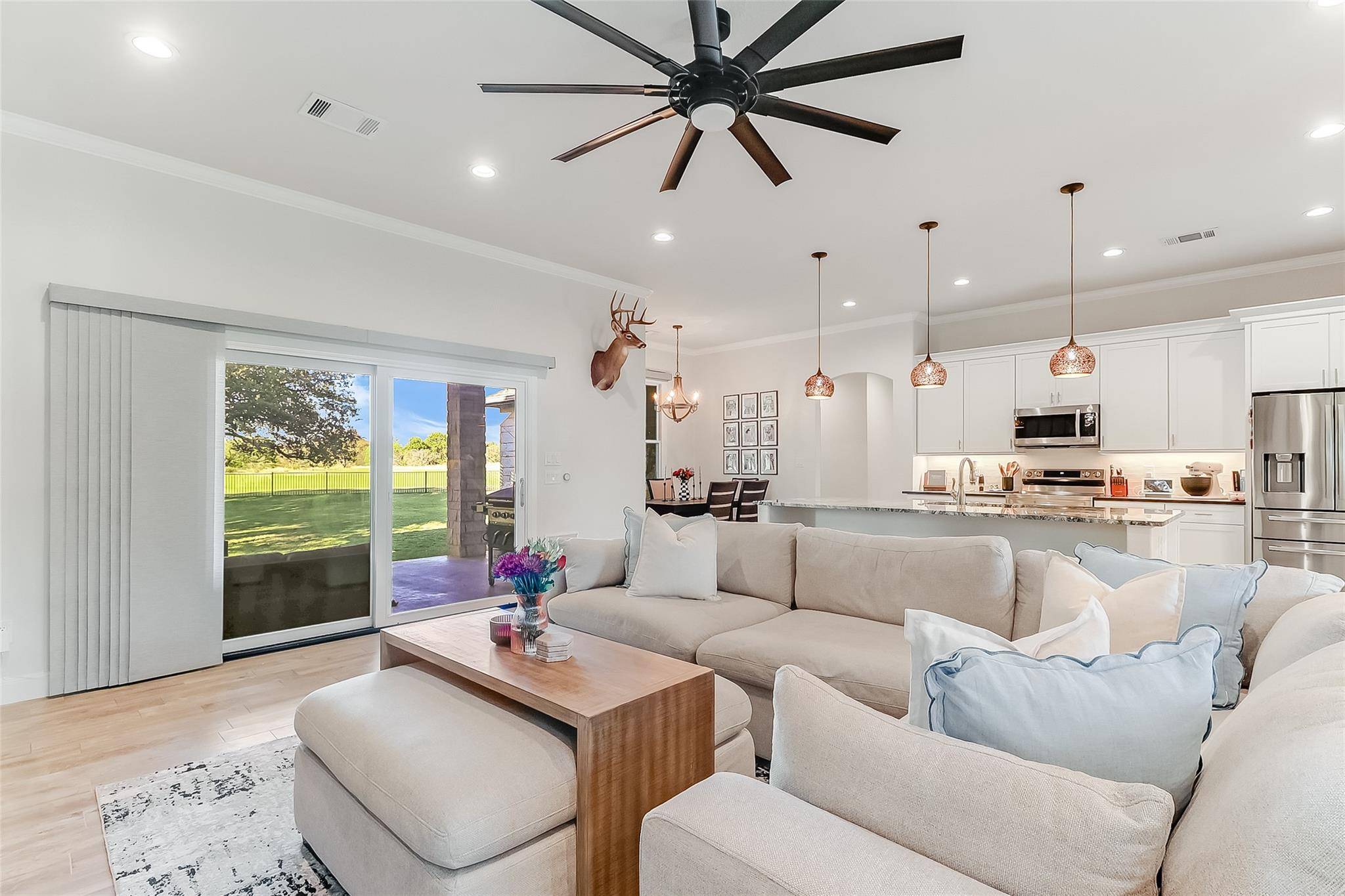 216 Enclave DR, Kingsland, TX 78639
