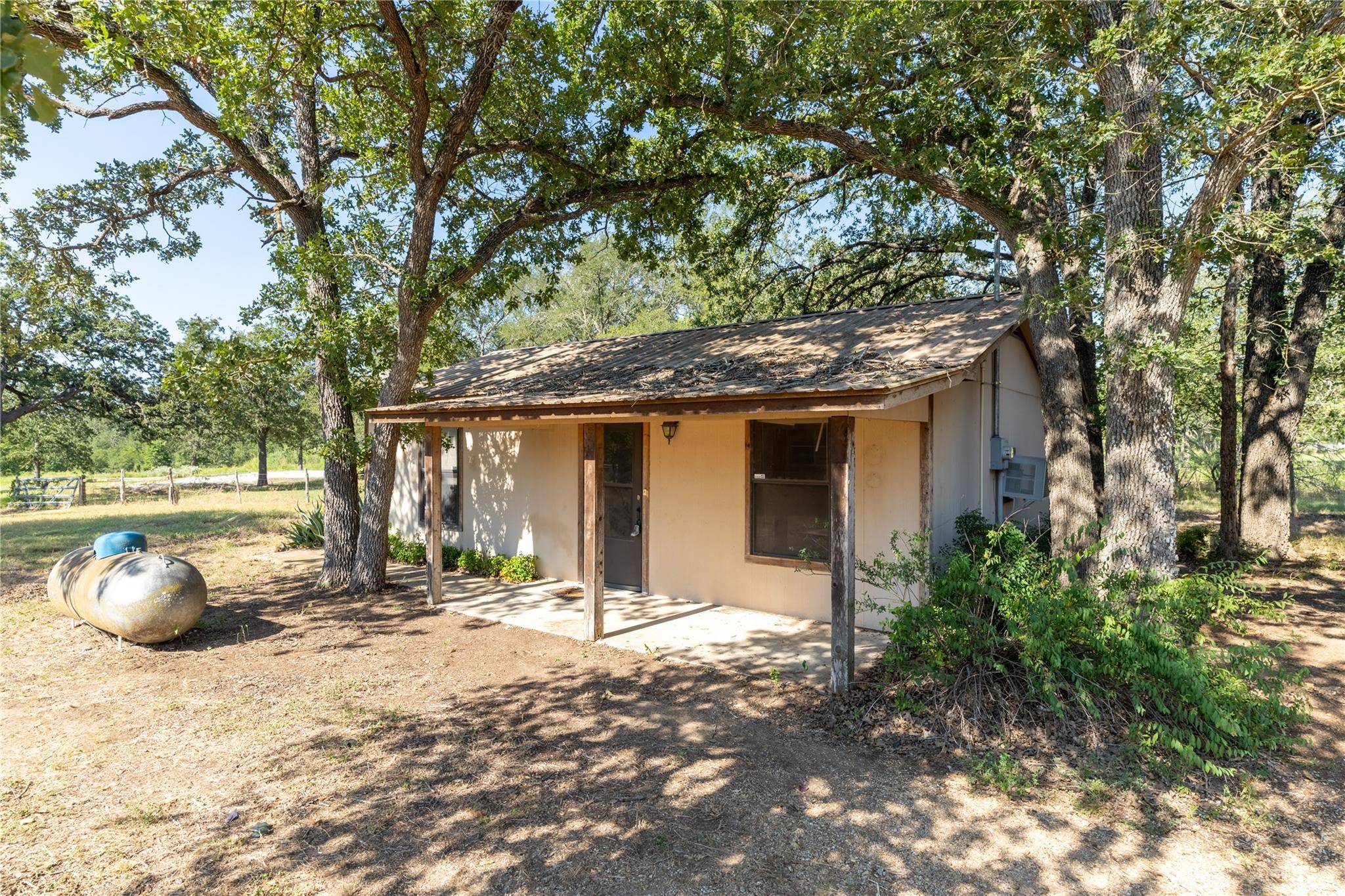2173 County Road 434 LOOP, Rockdale, TX 76567