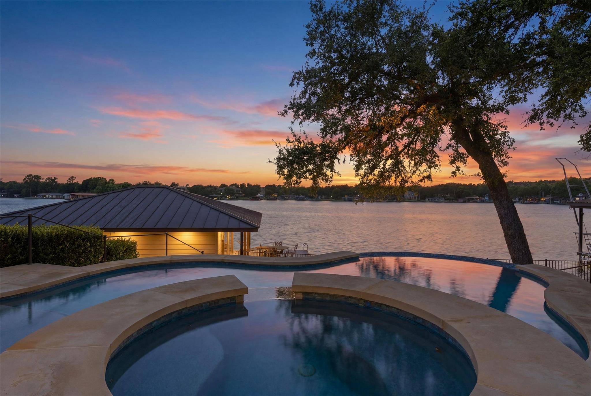 3612 Pack Saddle DR, Horseshoe Bay, TX 78657