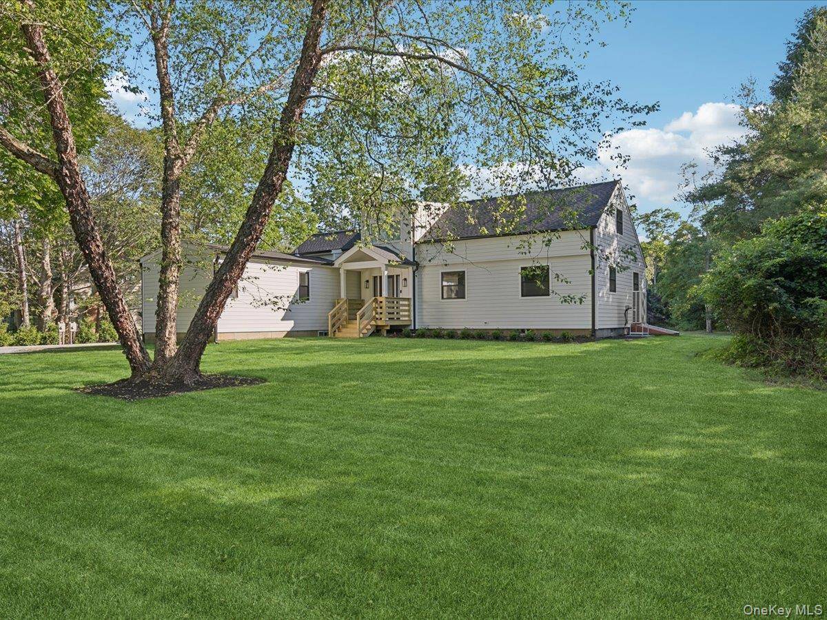 1579 N Sea RD, Southampton, NY 11968