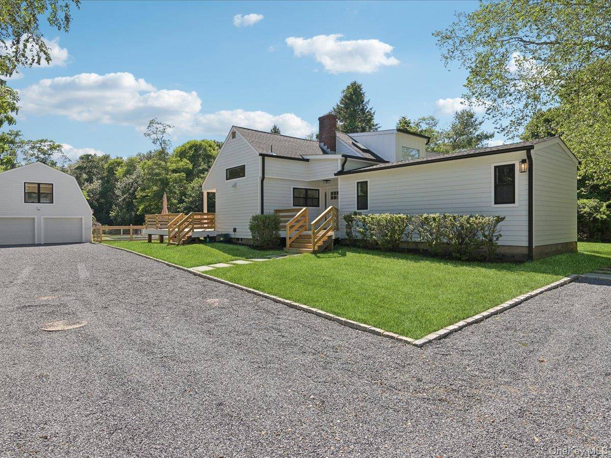 1579 N Sea RD, Southampton, NY 11968