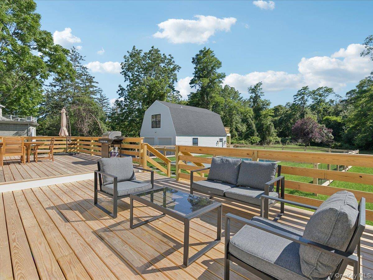 1579 N Sea RD, Southampton, NY 11968