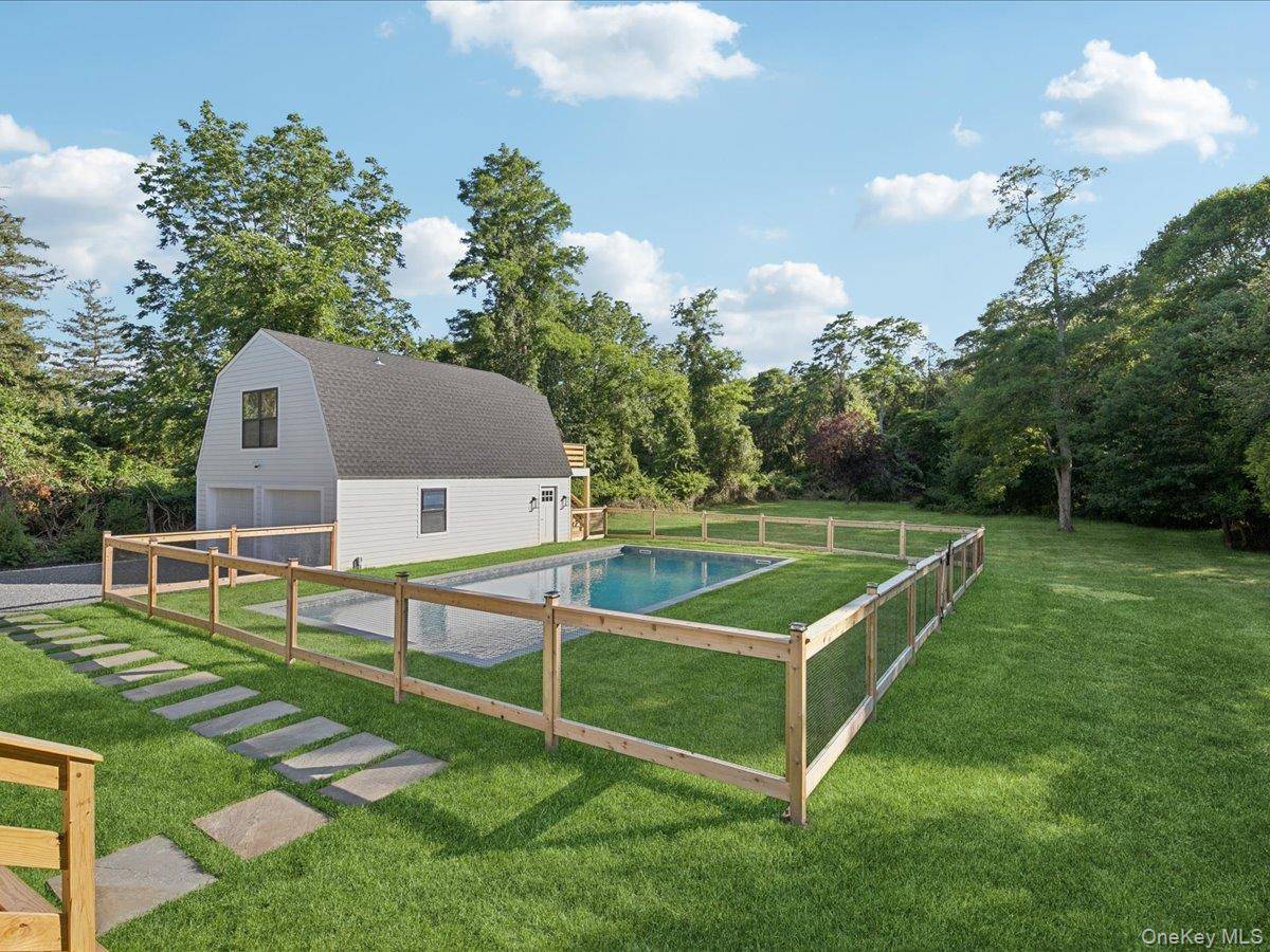 1579 N Sea RD, Southampton, NY 11968