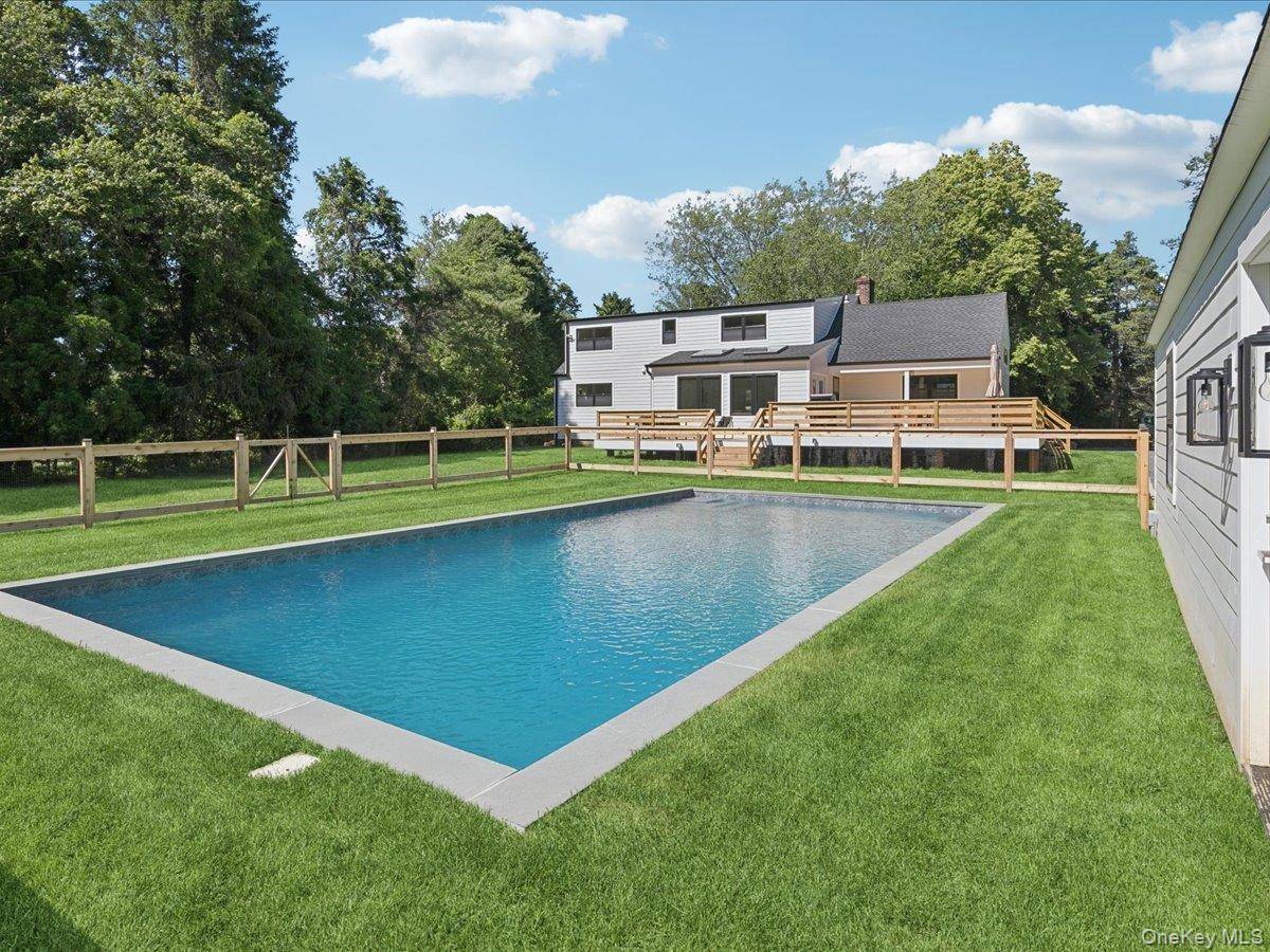 1579 N Sea RD, Southampton, NY 11968