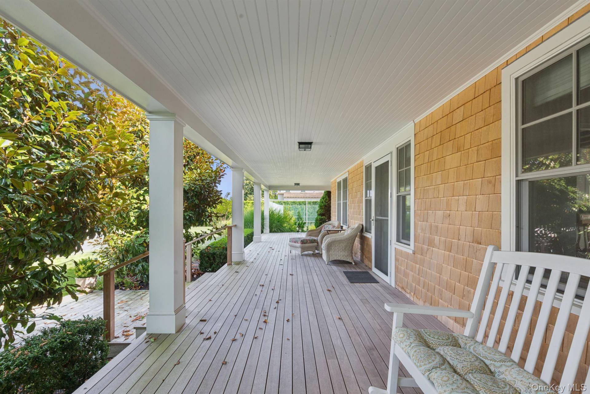 91 Beach LN, Westhampton Beach, NY 11978