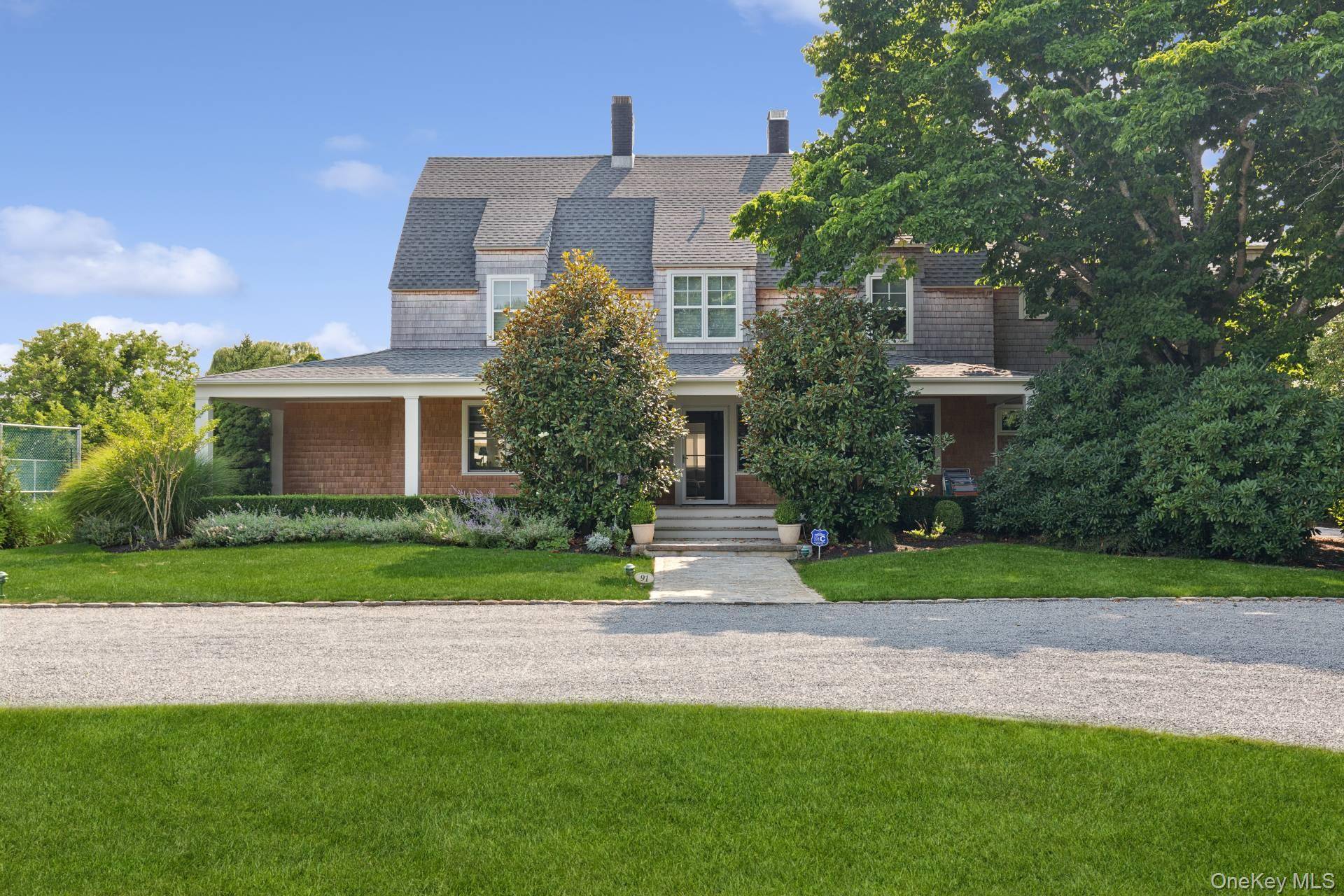 91 Beach LN, Westhampton Beach, NY 11978