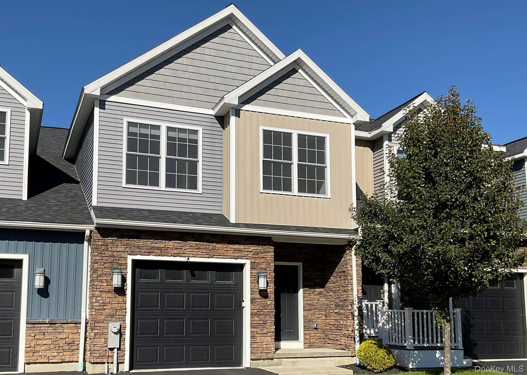 38 Stacey WAY, Troy, NY 12180