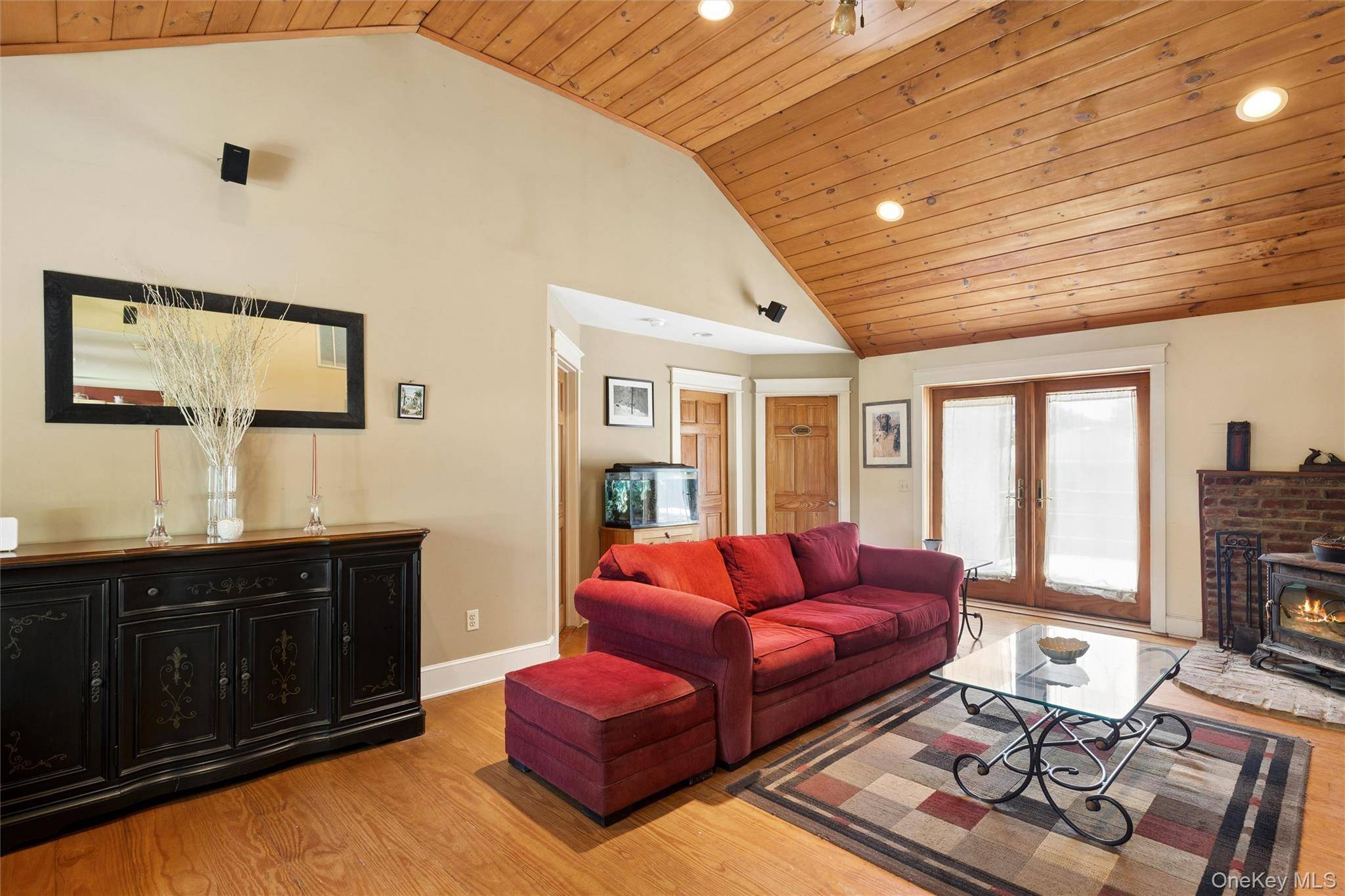 6205 Alvahs LN, Cutchogue, NY 11935