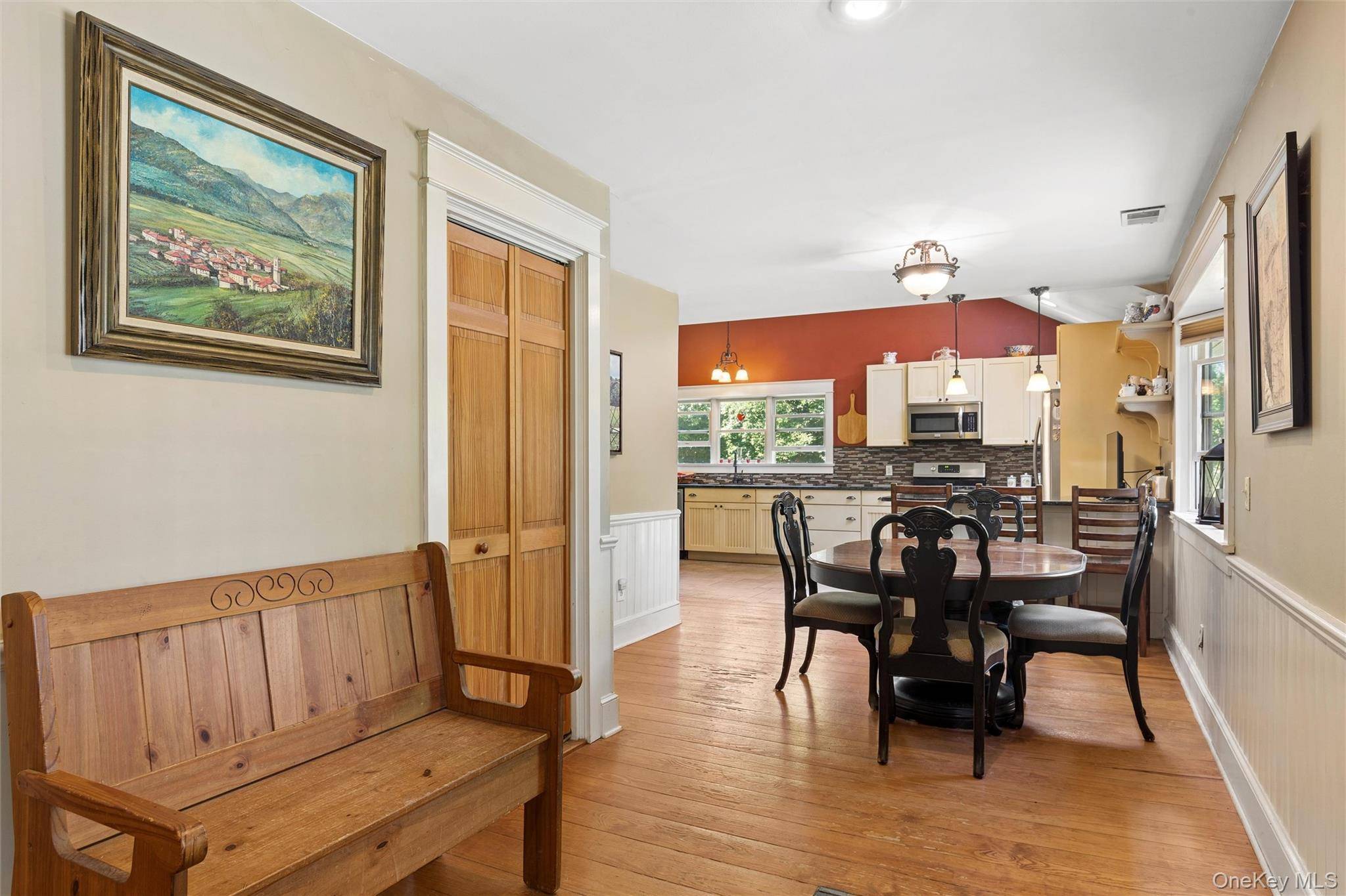 6205 Alvahs LN, Cutchogue, NY 11935