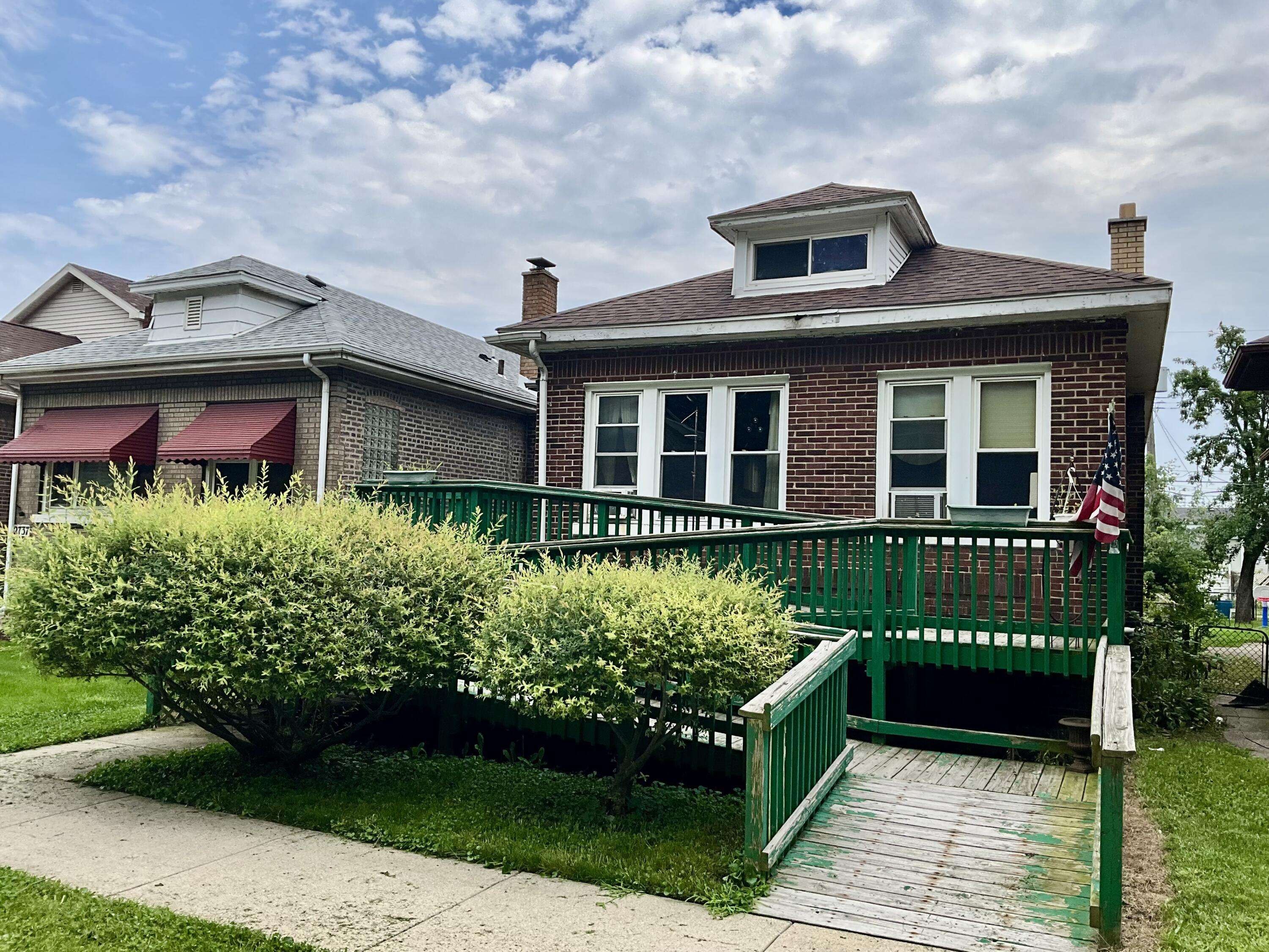 2739 New York Avenue, Whiting, IN 46394