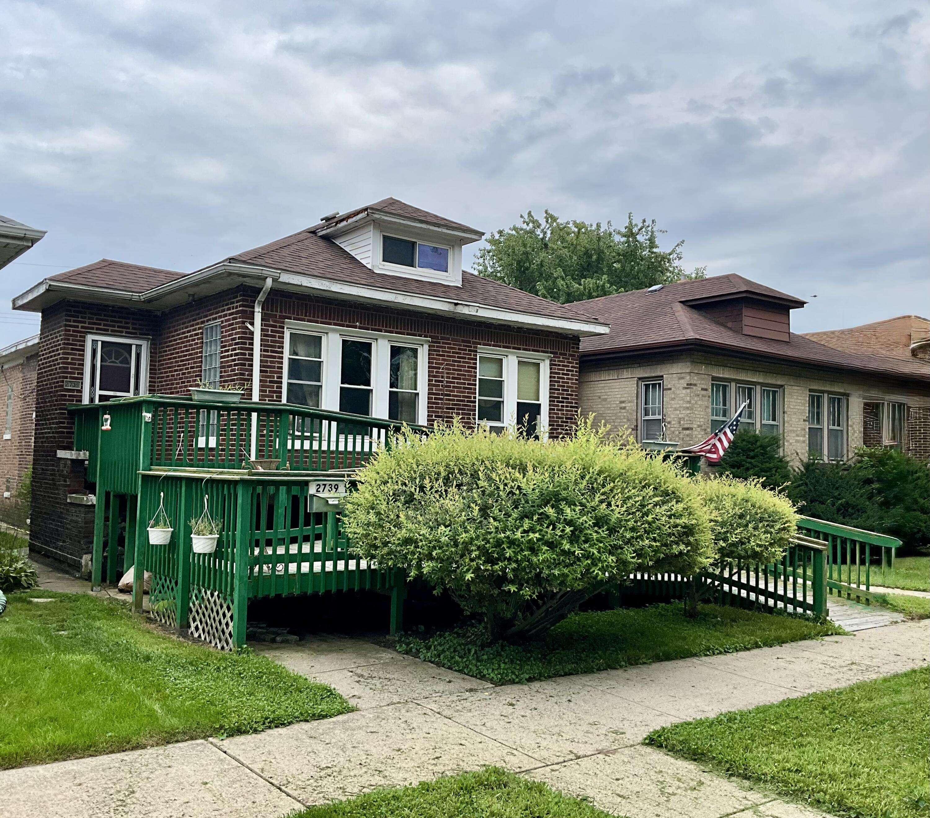 2739 New York Avenue, Whiting, IN 46394