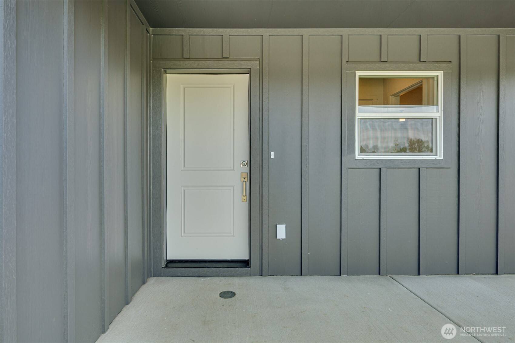 2010 Henderson WAY, Longview, WA 98632