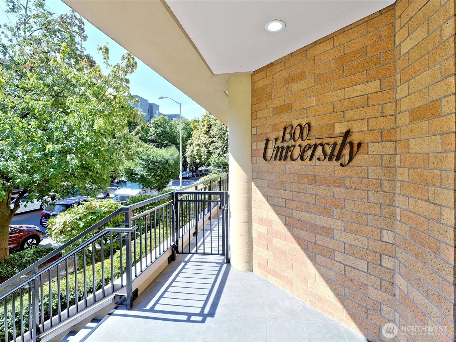 1300 University ST #2A, Seattle, WA 98101