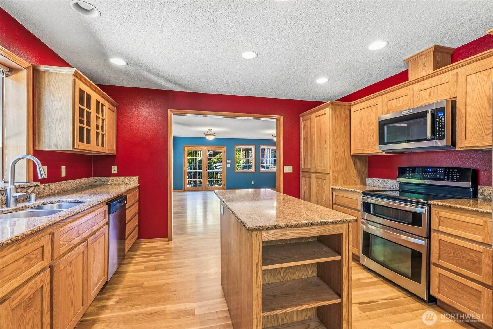 2605 Mt Brynion RD, Kelso, WA 98626