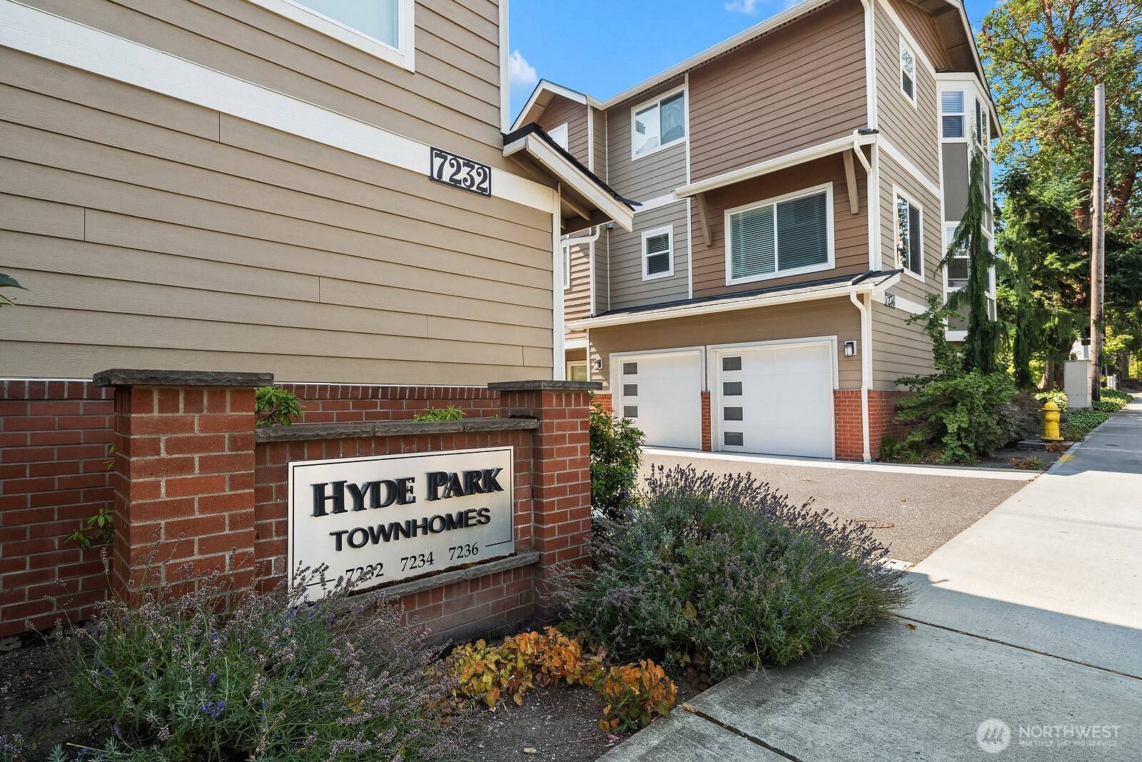 7236 212th ST #B, Edmonds, WA 98026