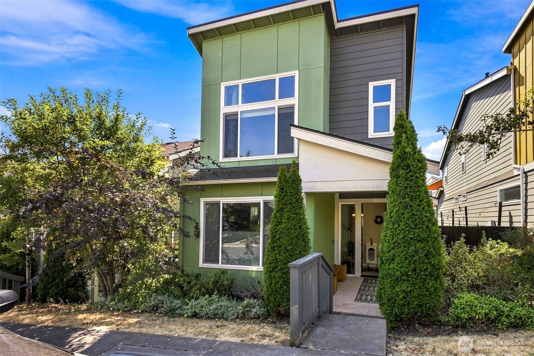 831 SW 96th PL, Seattle, WA 98106
