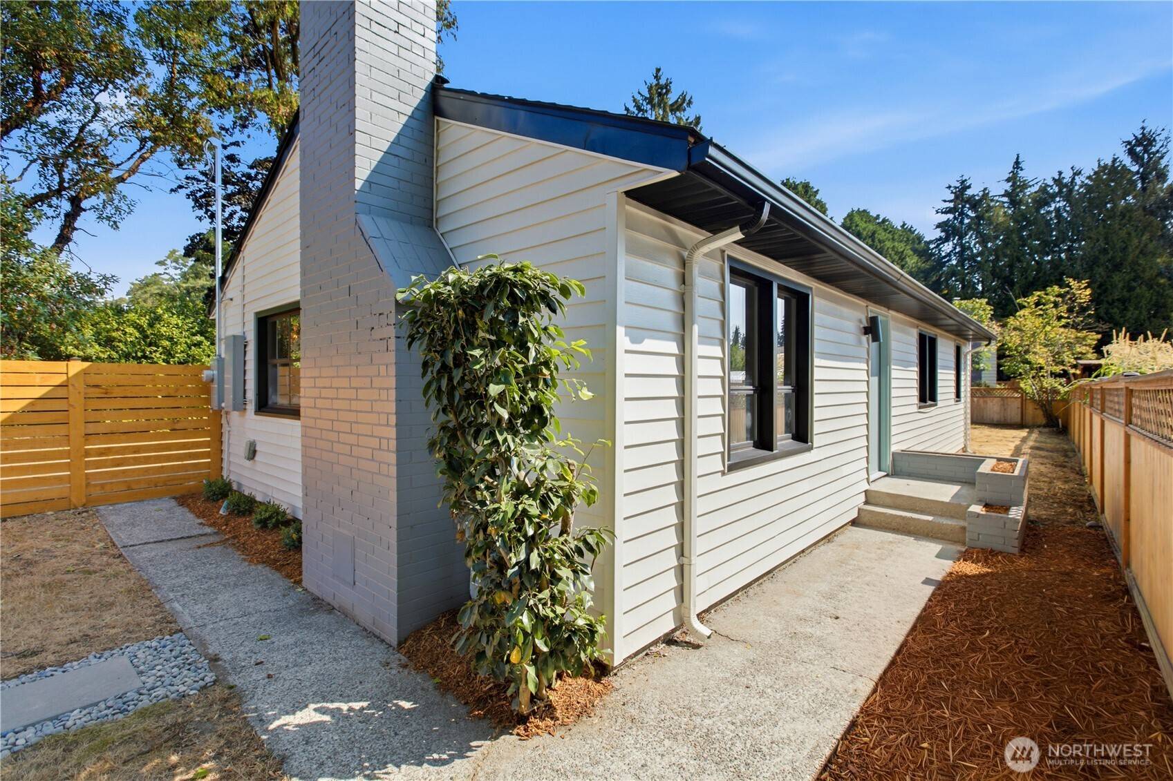 12504 8th AVE SW, Burien, WA 98146