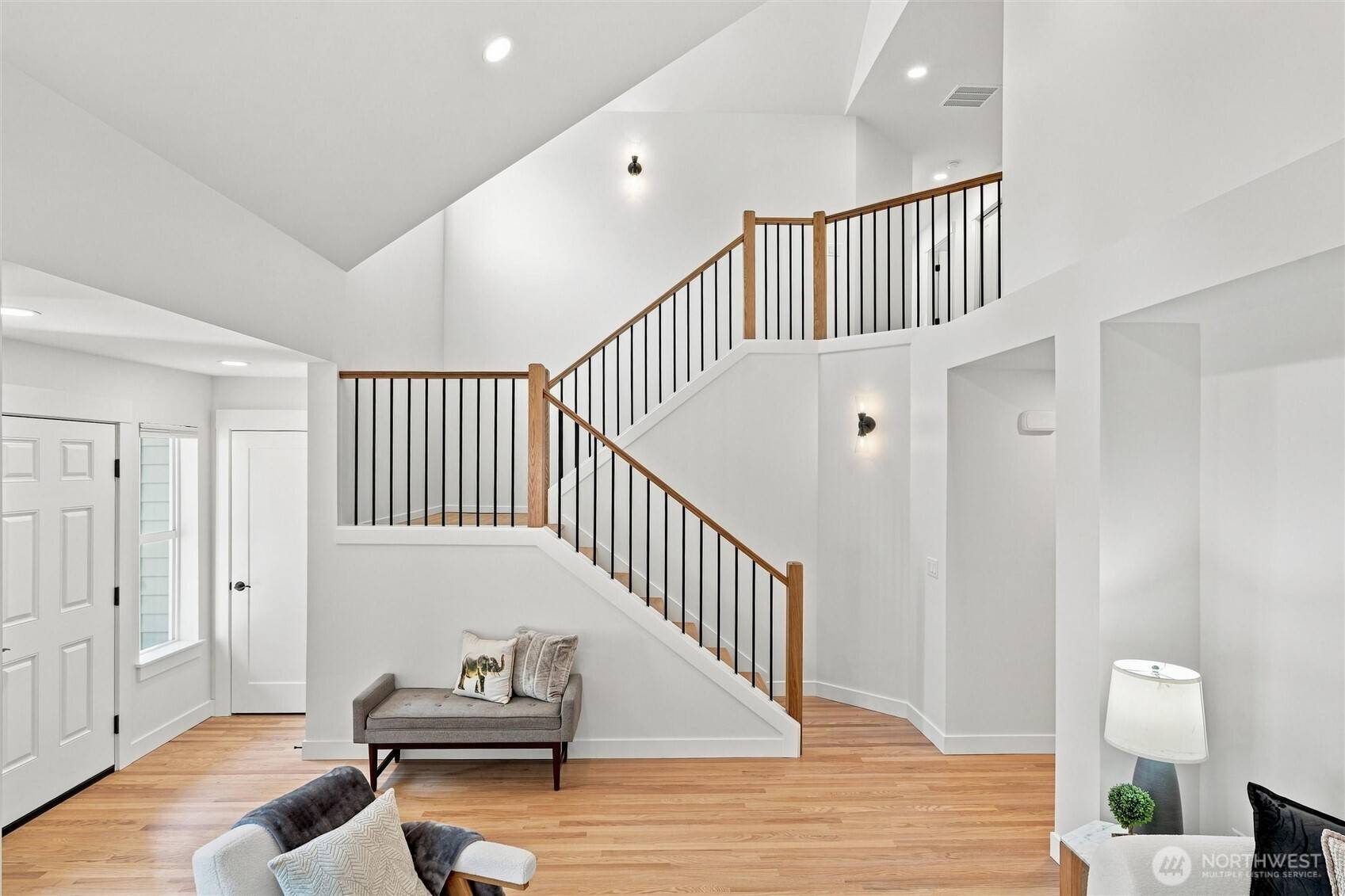 7649 NE 125th ST, Kirkland, WA 98034